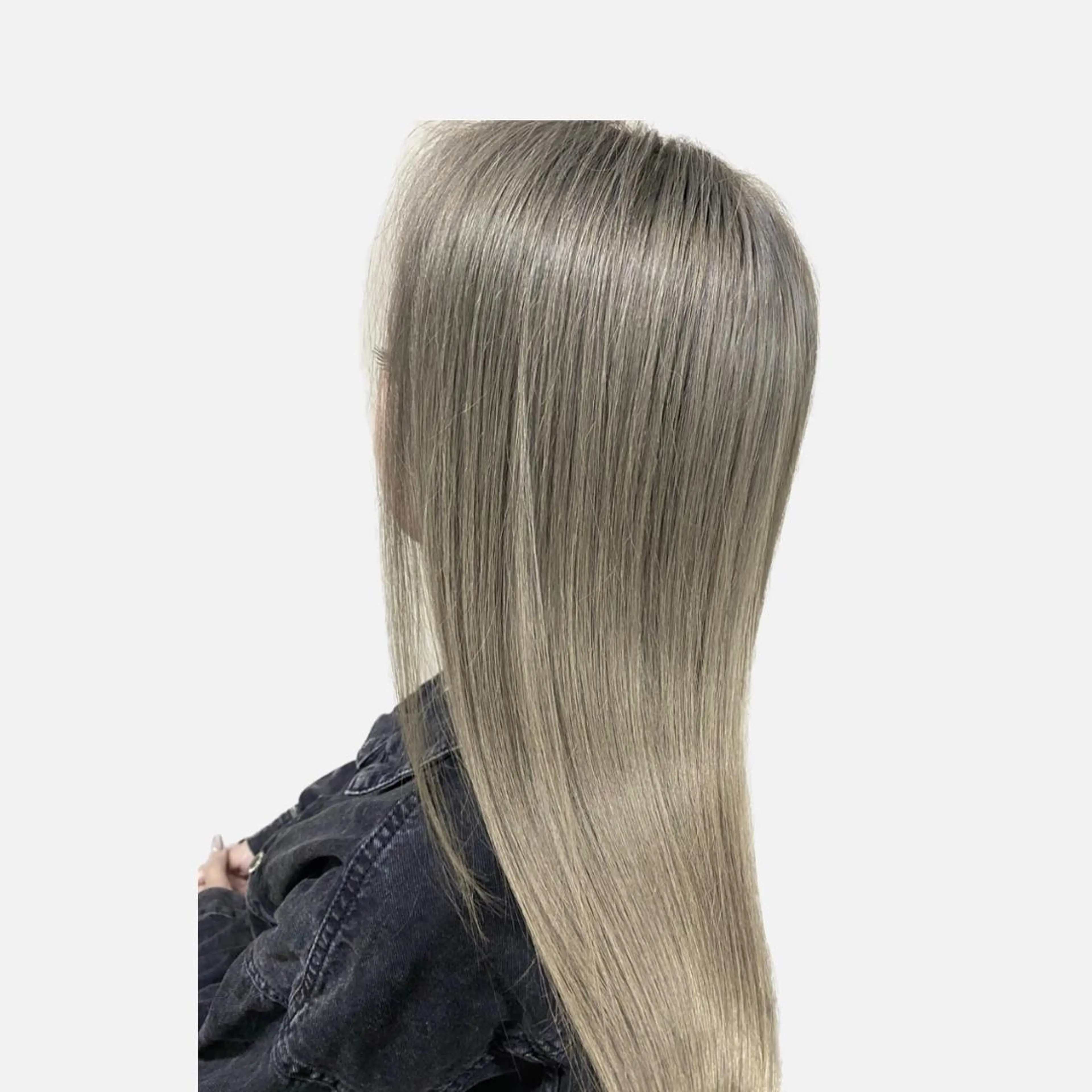 ロング カラー ブリーチ 抜きっぱなしブロンド eyelash  salon Lien所属・衣笠 結愛のマツエク・マツパデザイン