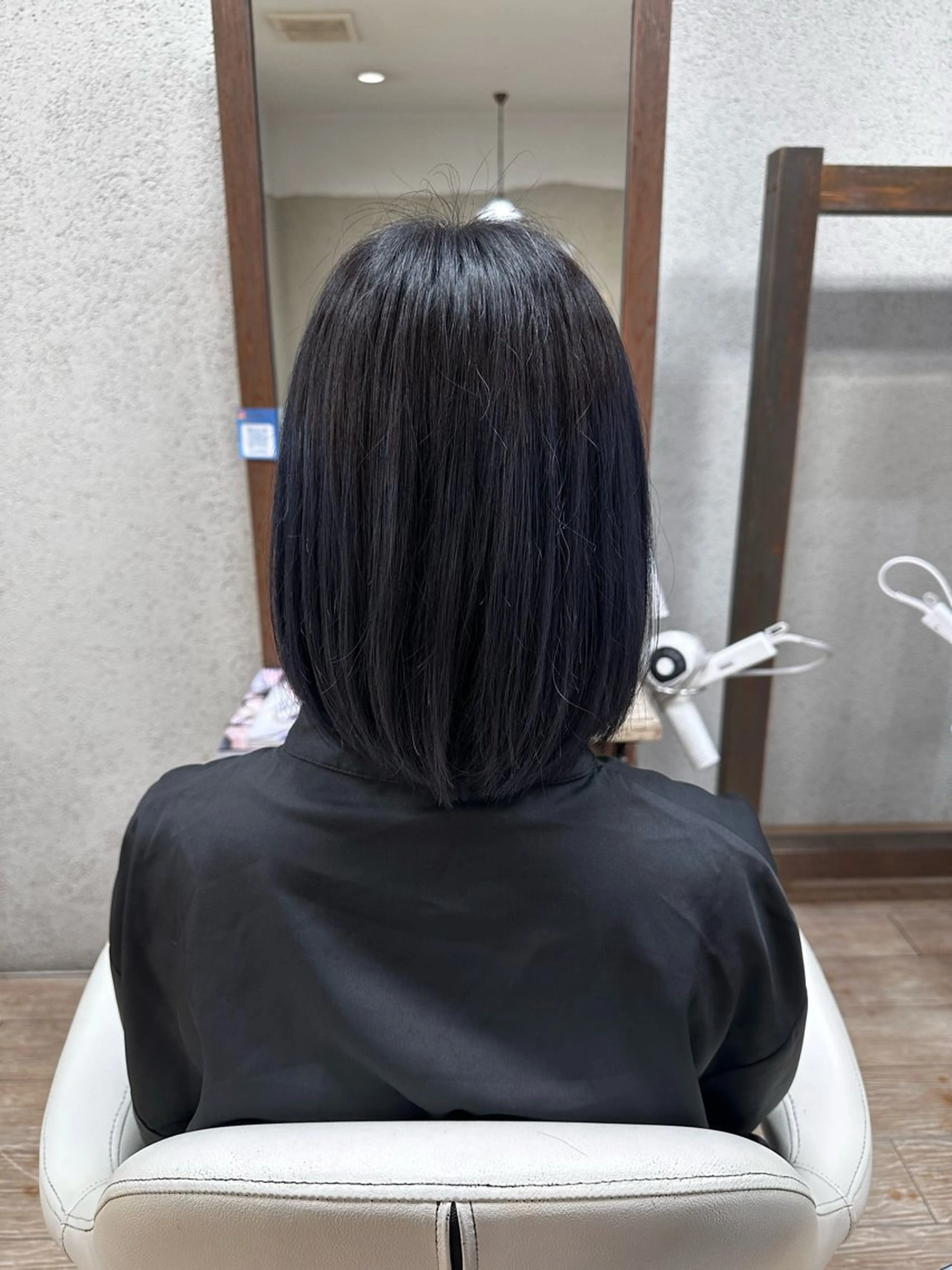 ミディアム カラー ブリーチ ブルーカラー ネイビーカラー ヘアカラー トリートメント 阿部 美咲のヘアスタイル