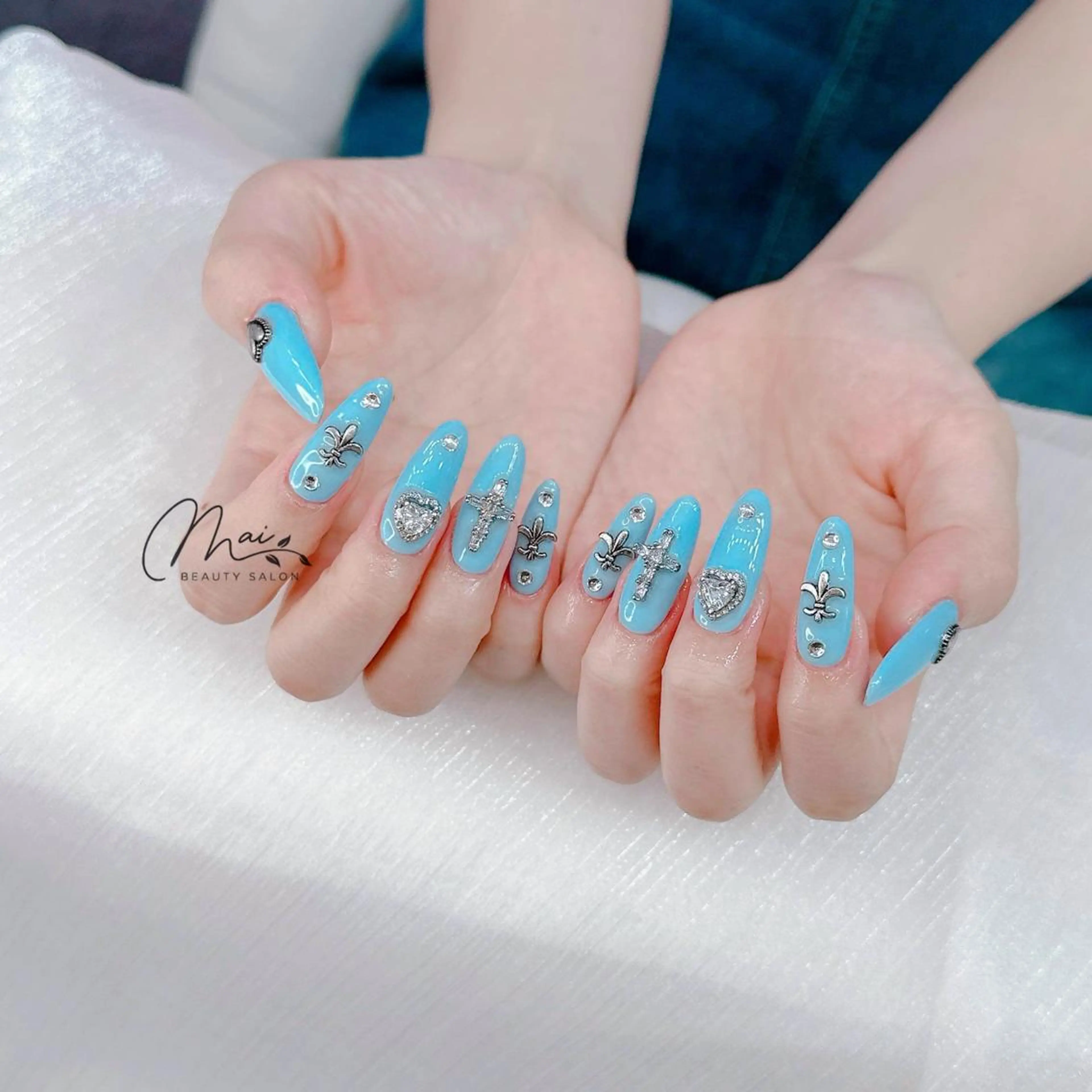 ネイル チークネイル フラッシュネイル フットネイル ジェルネイル マグネットネイル MaiBeauty DanHiのネイルデザイン