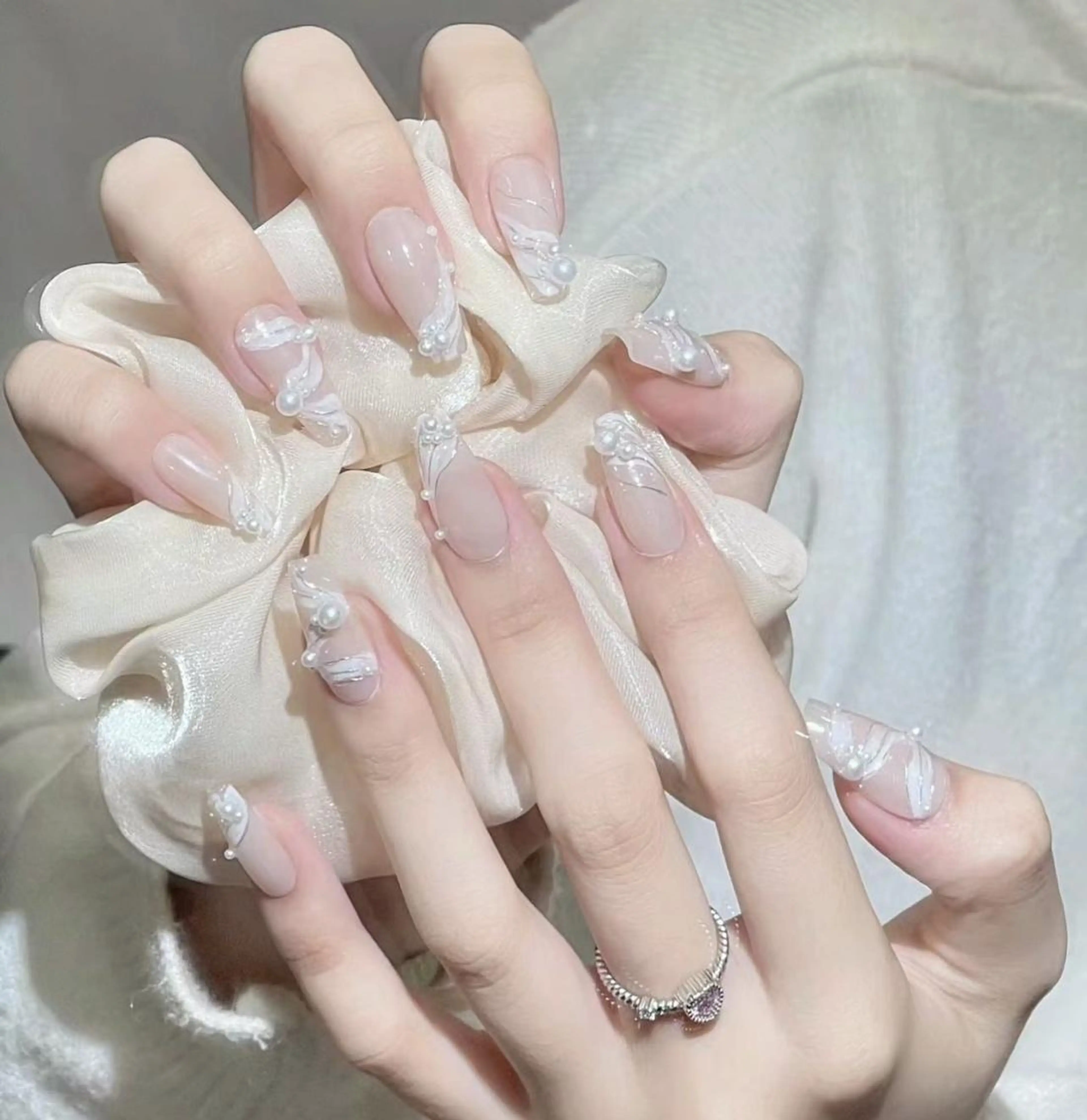 ネイル アートネイル 長さ出し ネイルチップ Queens momoのネイルデザイン