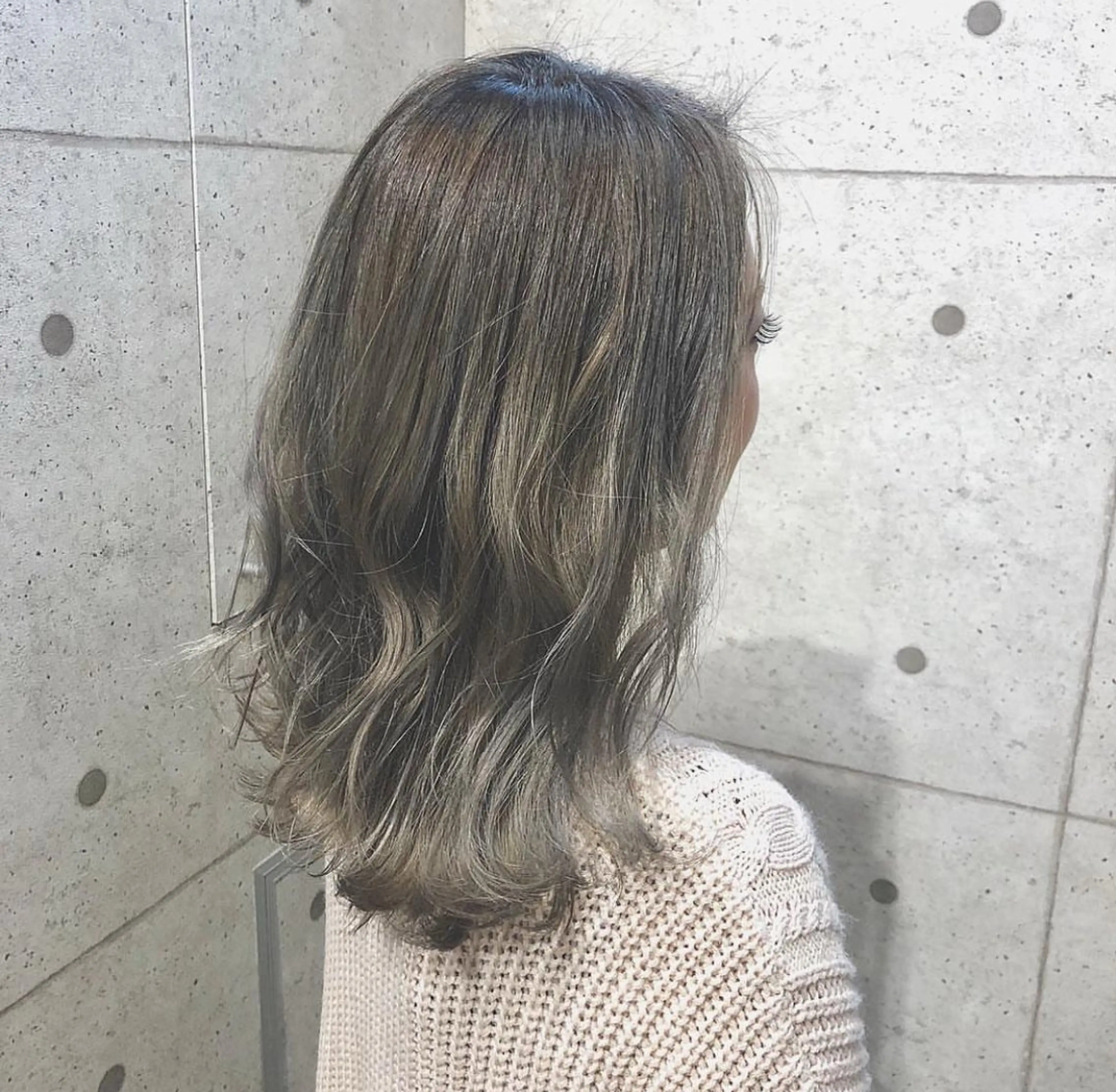 セミロング カラー グレージュ ハイライトカラー ハイライト ブレンバイドット所属・ニュアンスカラー/ 🫧レミ(坊主)のヘアスタイル