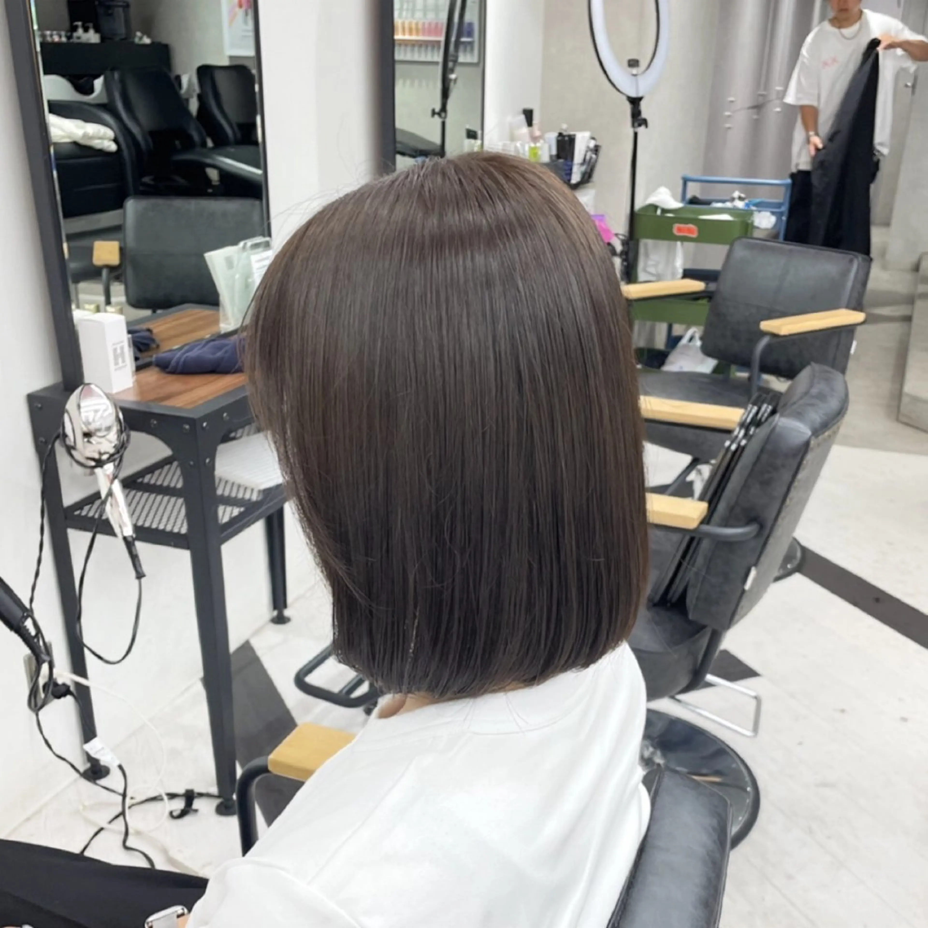 セミロング カラー パーマ ヘアアレンジ メンズ アッシュ グレージュ オリーブグレージュ オリーブグレー トリートメント mona/ ストレートスタイル✨のヘアスタイル