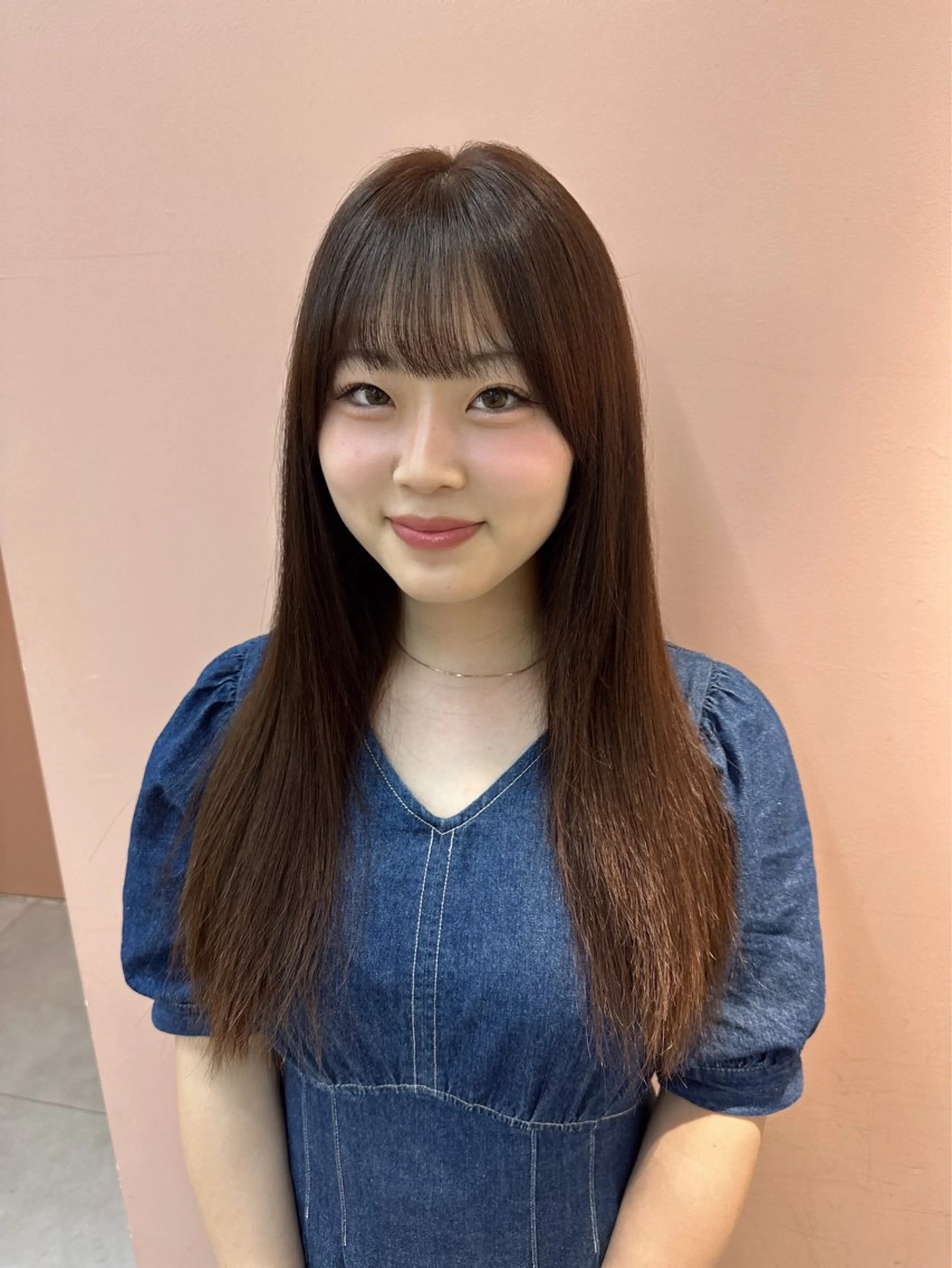 ロング カラー ブラウンカラー チョコレートブラウン ピンクカラー 安井 美咲希のヘアスタイル