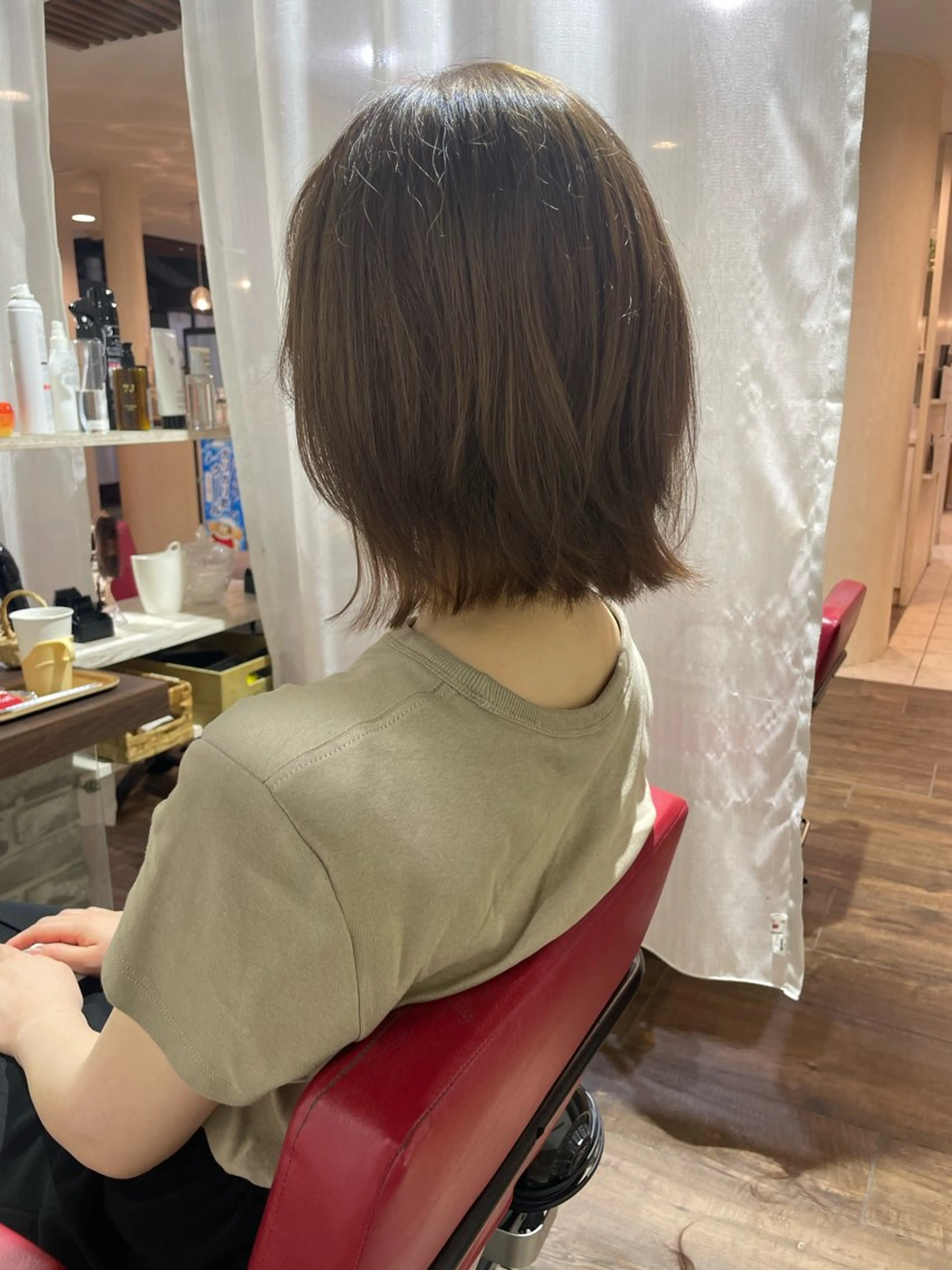 カラー 兼松 美香のヘアスタイル