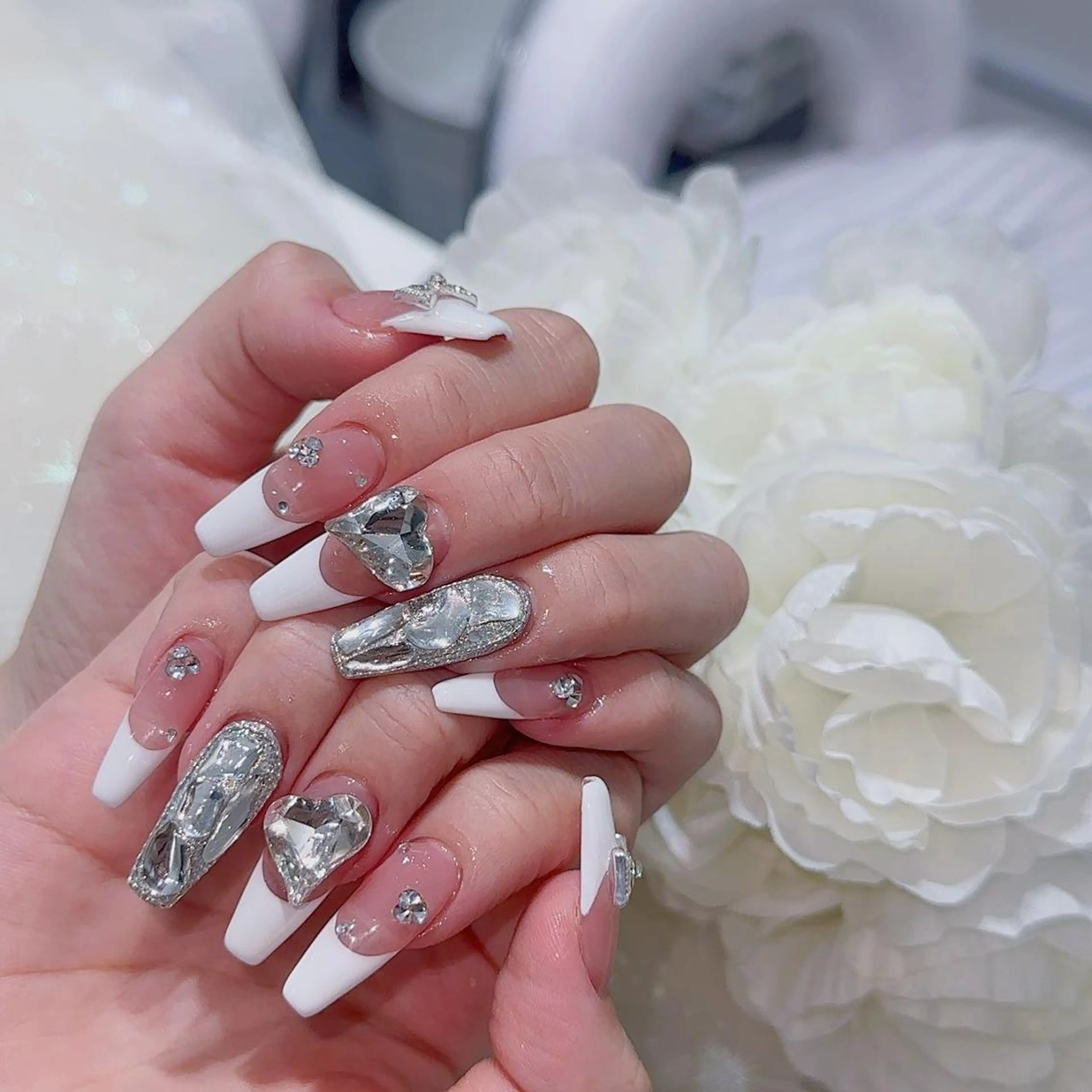 ネイル アートネイル 長さ出し ネイルチップ Queens momoのネイルデザイン