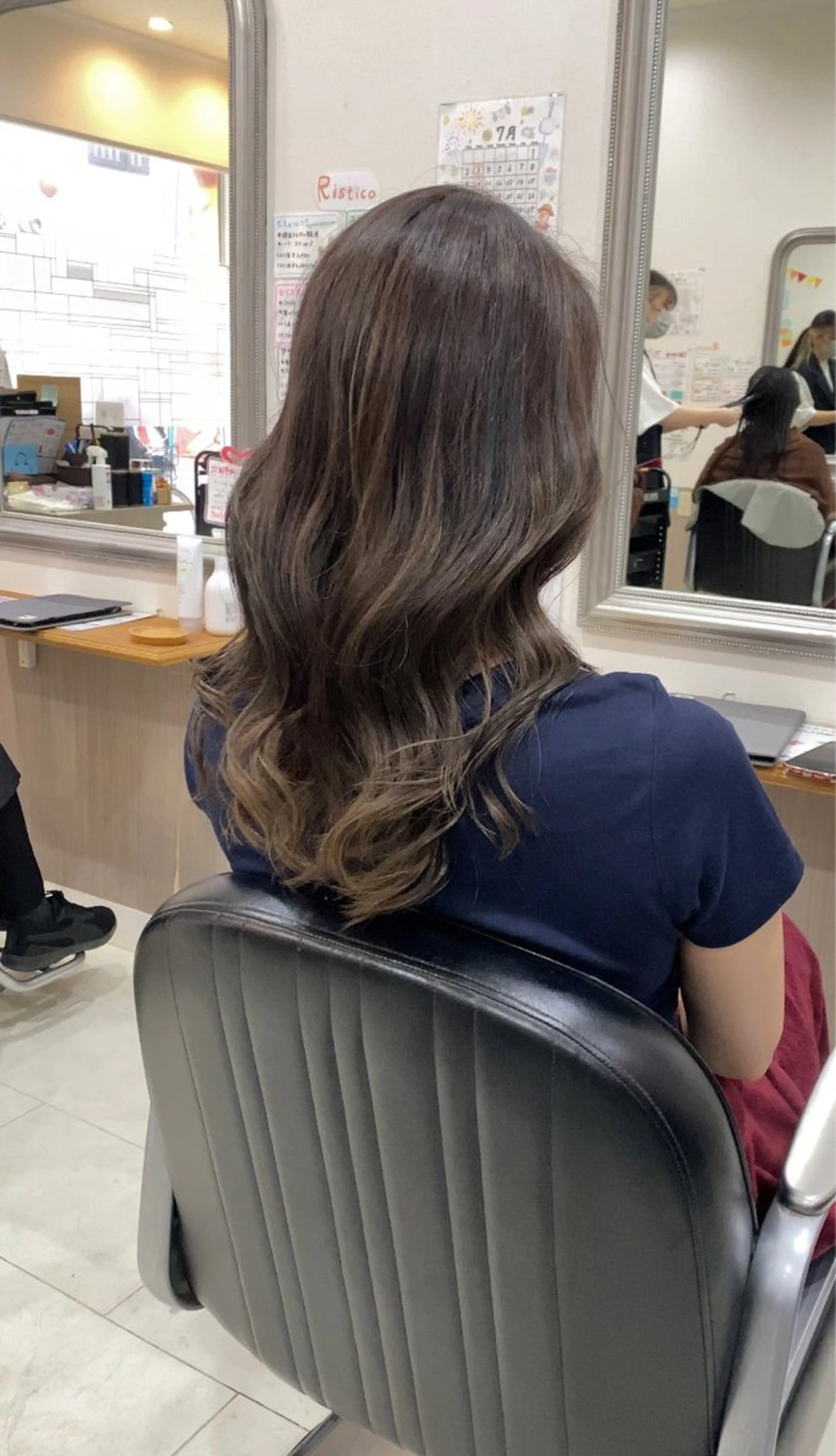 ミディアム カット ヘアカラー トリートメント トップスタイリスト 江口 稜亮のヘアスタイル