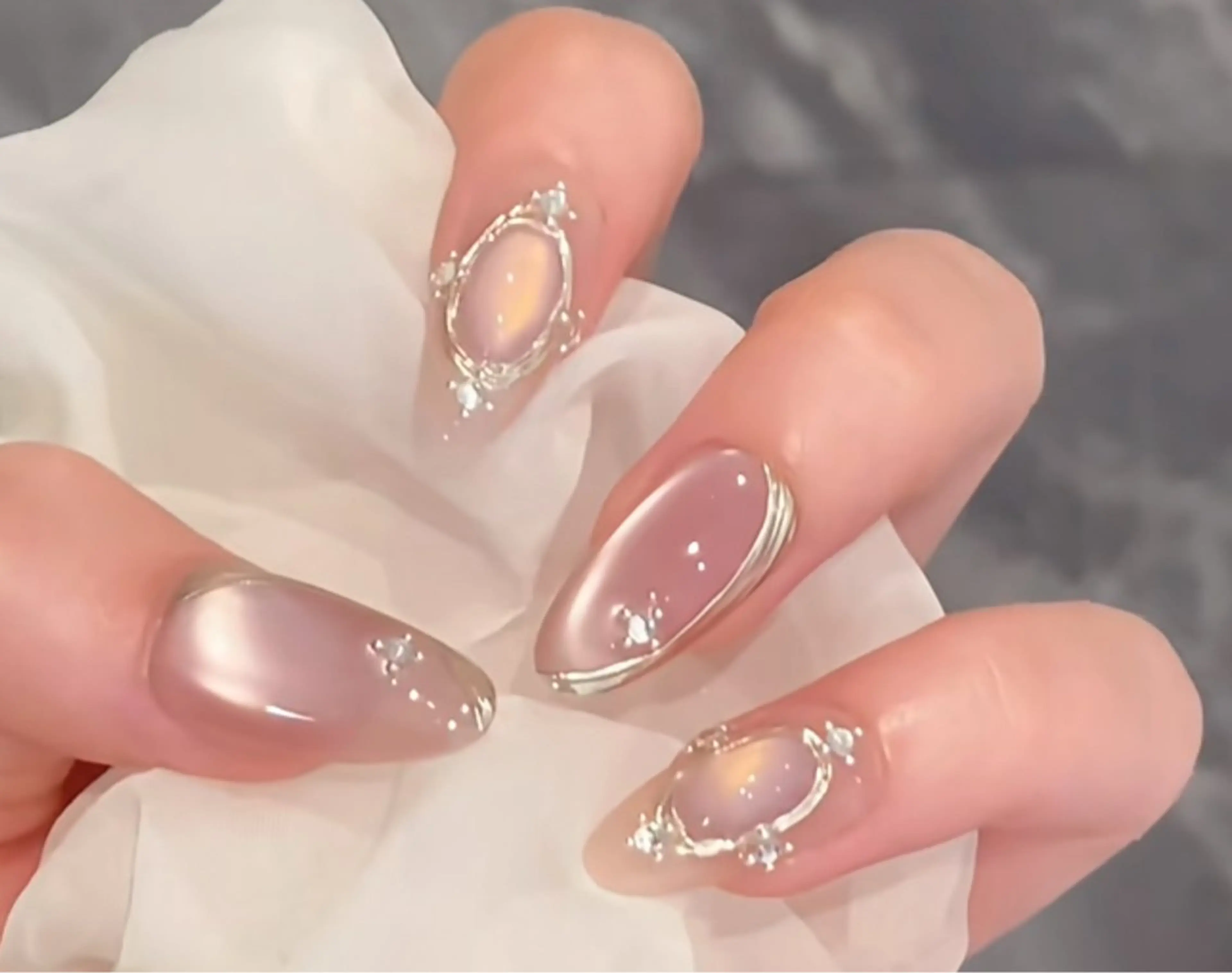 ネイル アートネイル オーロラネイル チークネイル フレンチネイル ガラスフレンチ ハンドネイル 🎀🎀YooLi Nail Salonのネイルデザイン
