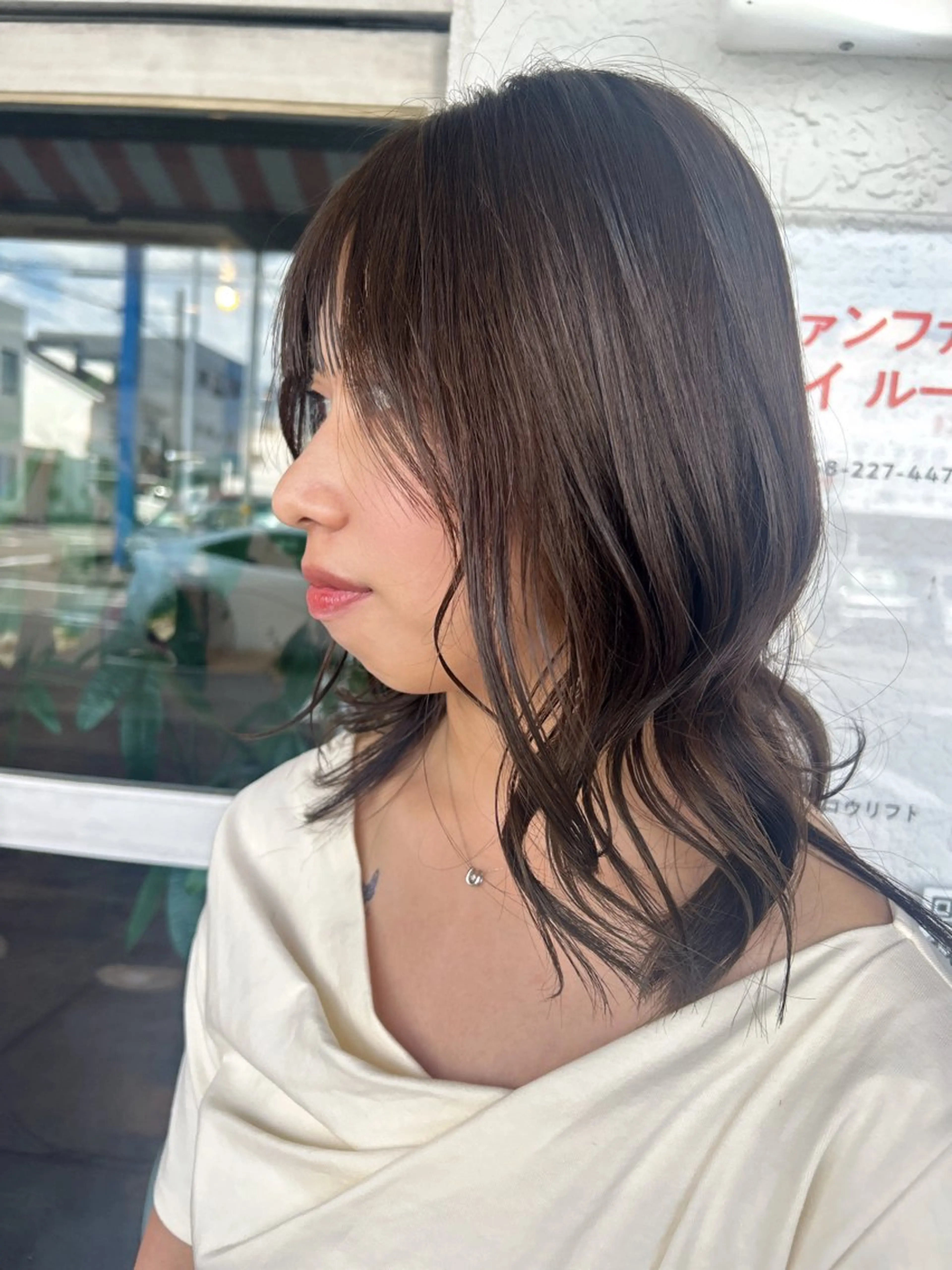 ミディアム カラー 透明感カラー グレージュ オリーブグレージュ オリーブグレー カット ヘアカラー shiho/レイヤー /透明感カラーのヘアスタイル