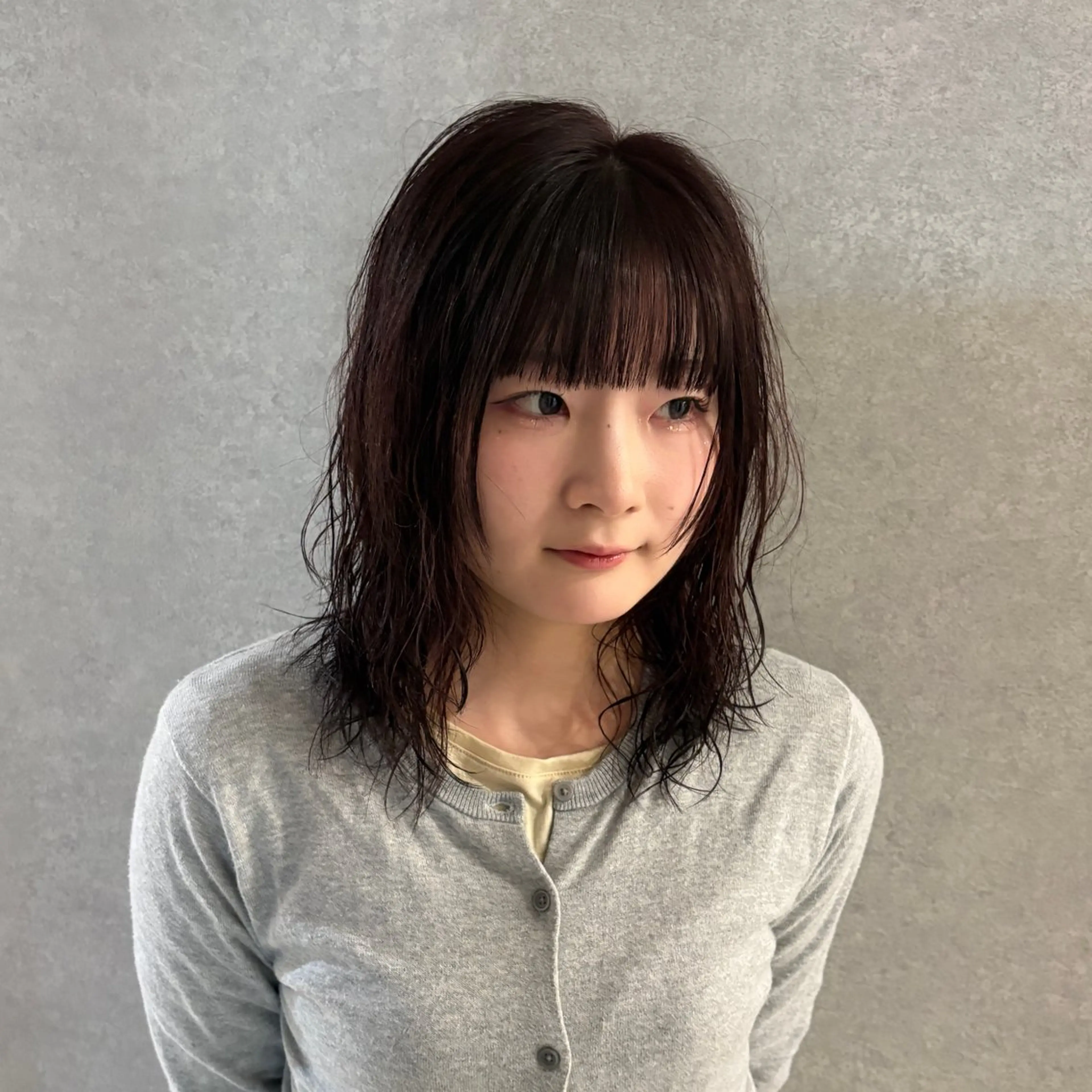 ミディアム カラー ミディアムパーマ ブラウンカラー レイヤーカット カット ヘアカラー ウルフ/レイヤー/ ブリーチ/牧原歩夢のヘアスタイル