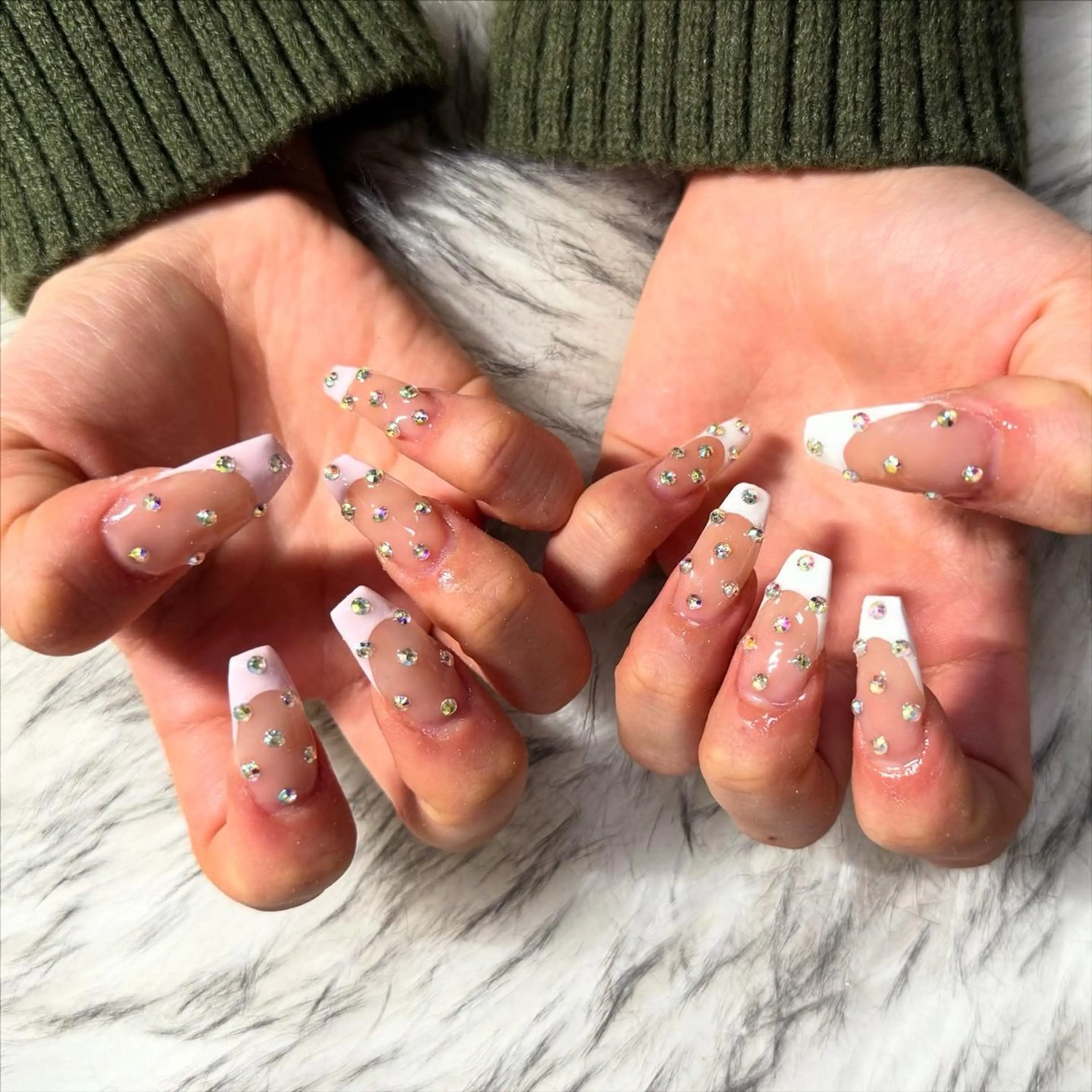 ロング ハンドネイル mao .のネイルデザイン