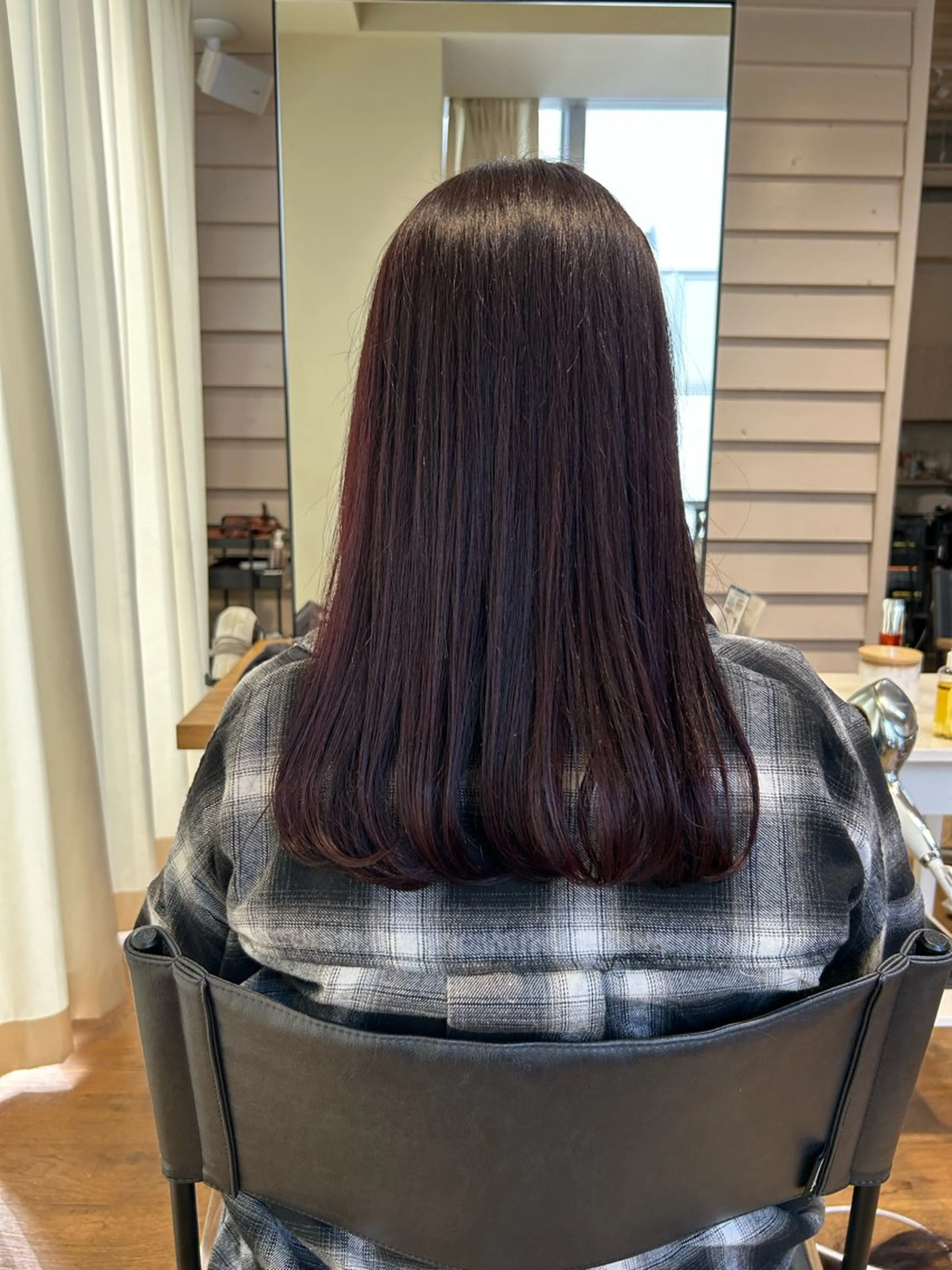 セミロング カラー ブラウンカラー レッドカラー レッドブラウン 、 、のヘアスタイル