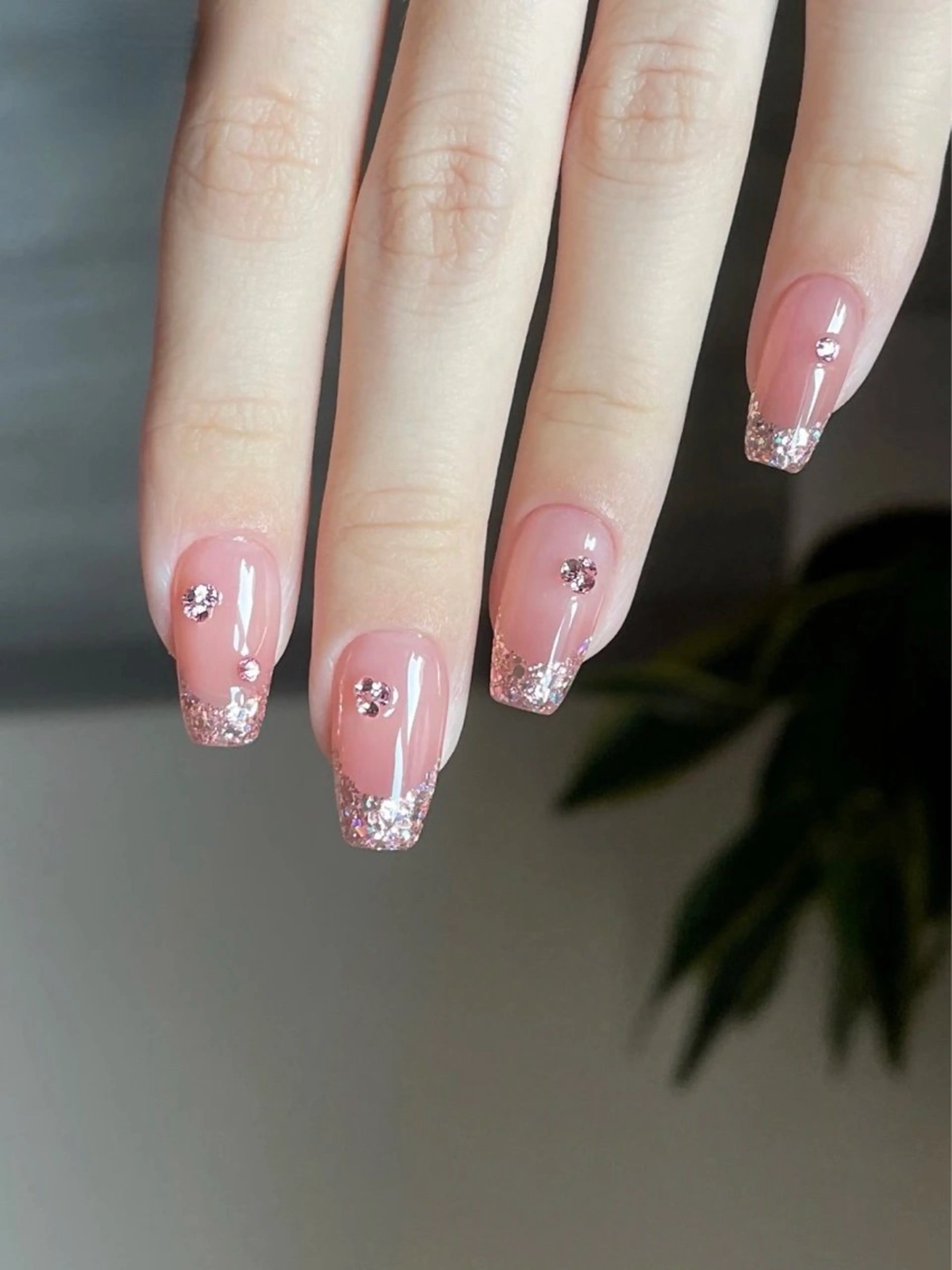 ネイル pink ladyサロン所属・べ にのネイルデザイン