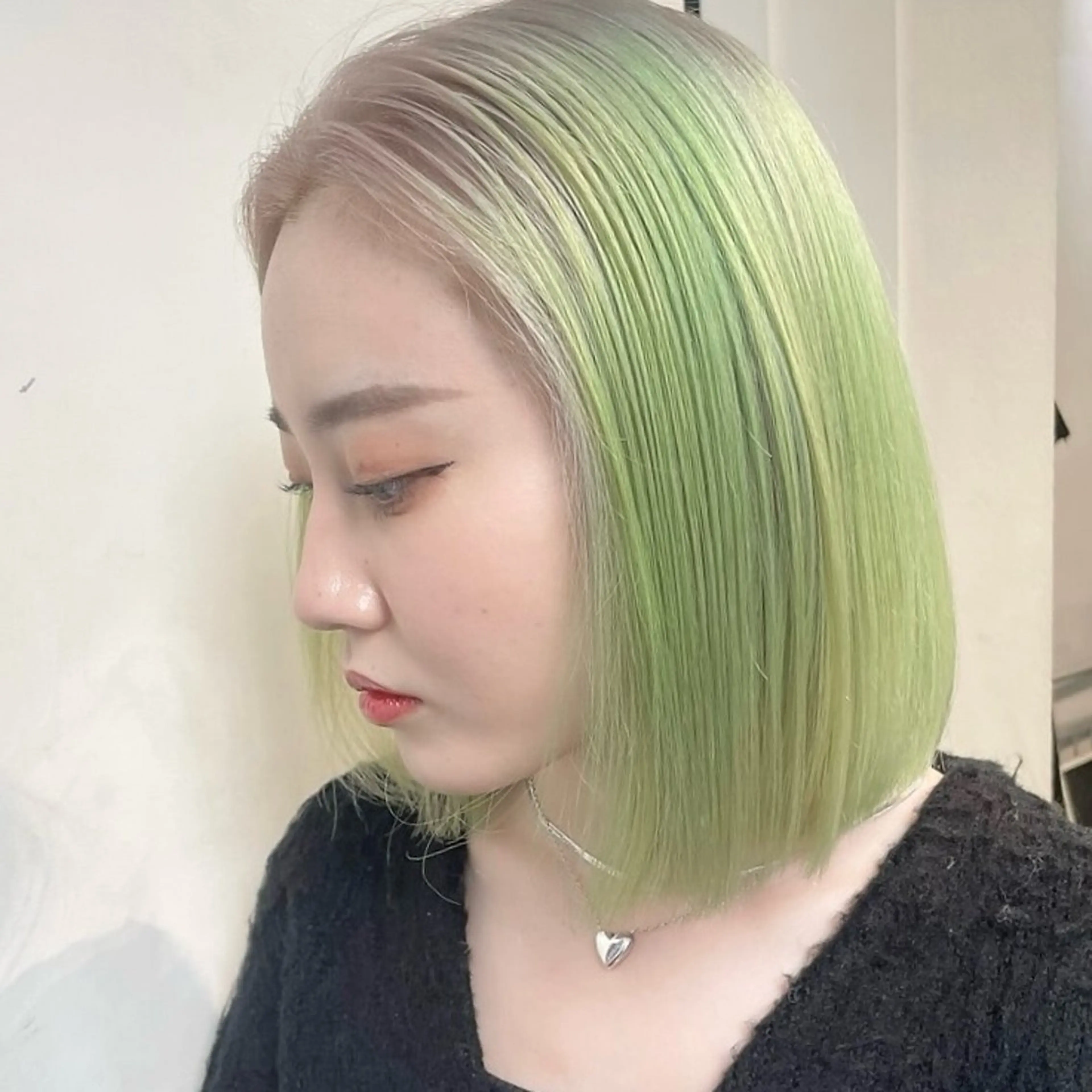 💝【ご新規様】💎イヤリングカラー💎ブリーチ➕カラー✨️ポイントブリーチ🌈ストレート、コテ巻き無料🫶の写真