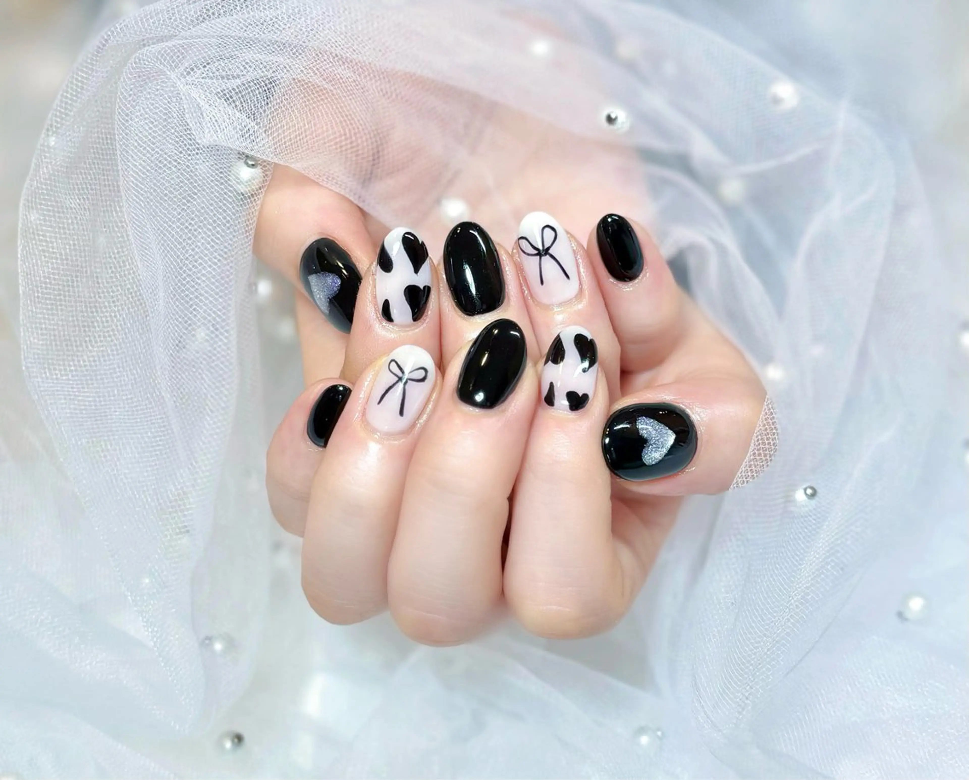 ネイル フレンチネイル ガーリー ハート 韓国ネイル リボン Chat　noir所属・【chatnoir】 MIYUのネイルデザイン