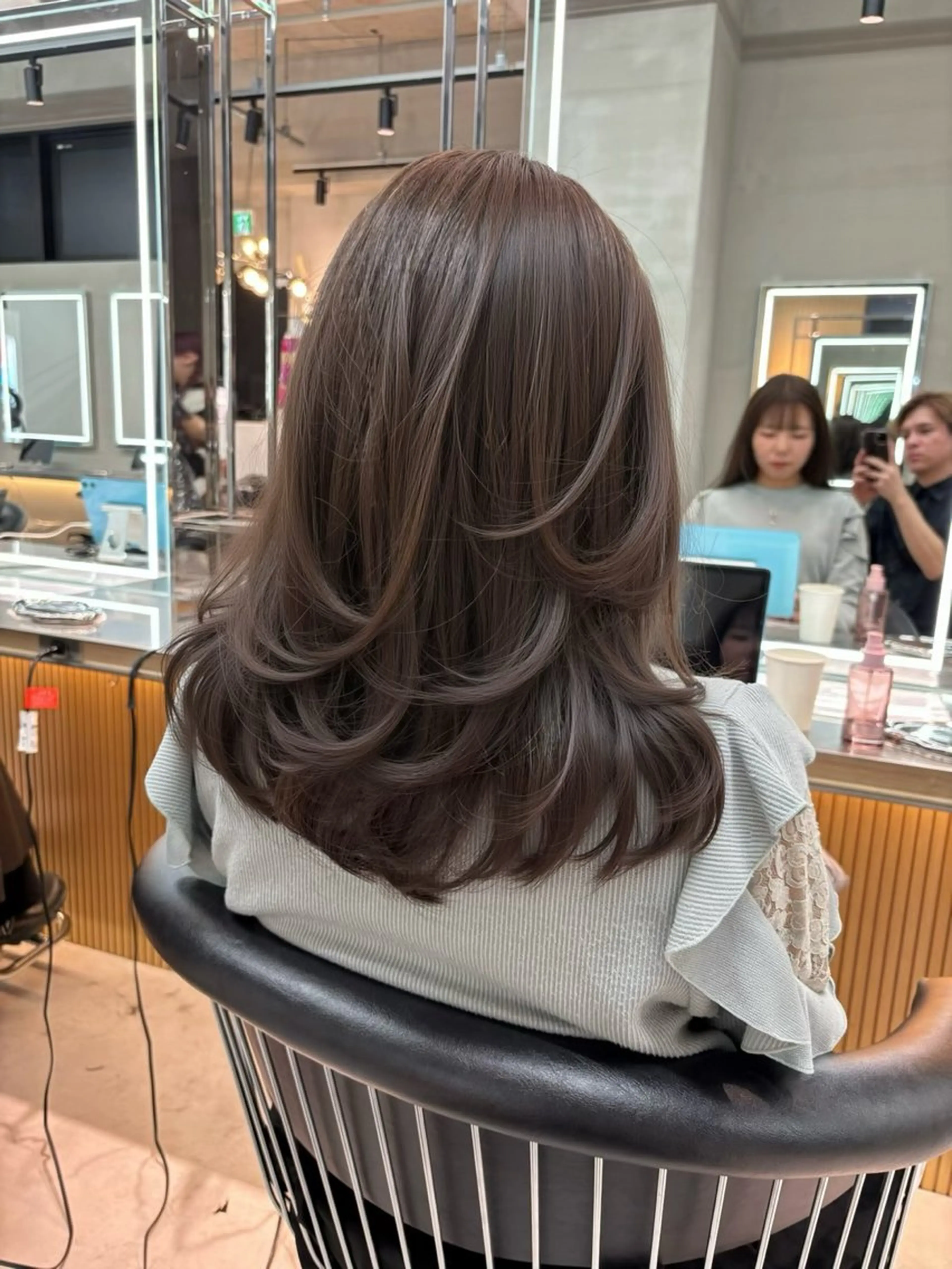 ミディアム カラー ベージュカラー ブリーチ 透明感カラー ブリーチなしカラー 髪質改善 【ブリーチなし】 吉村　清志のヘアスタイル