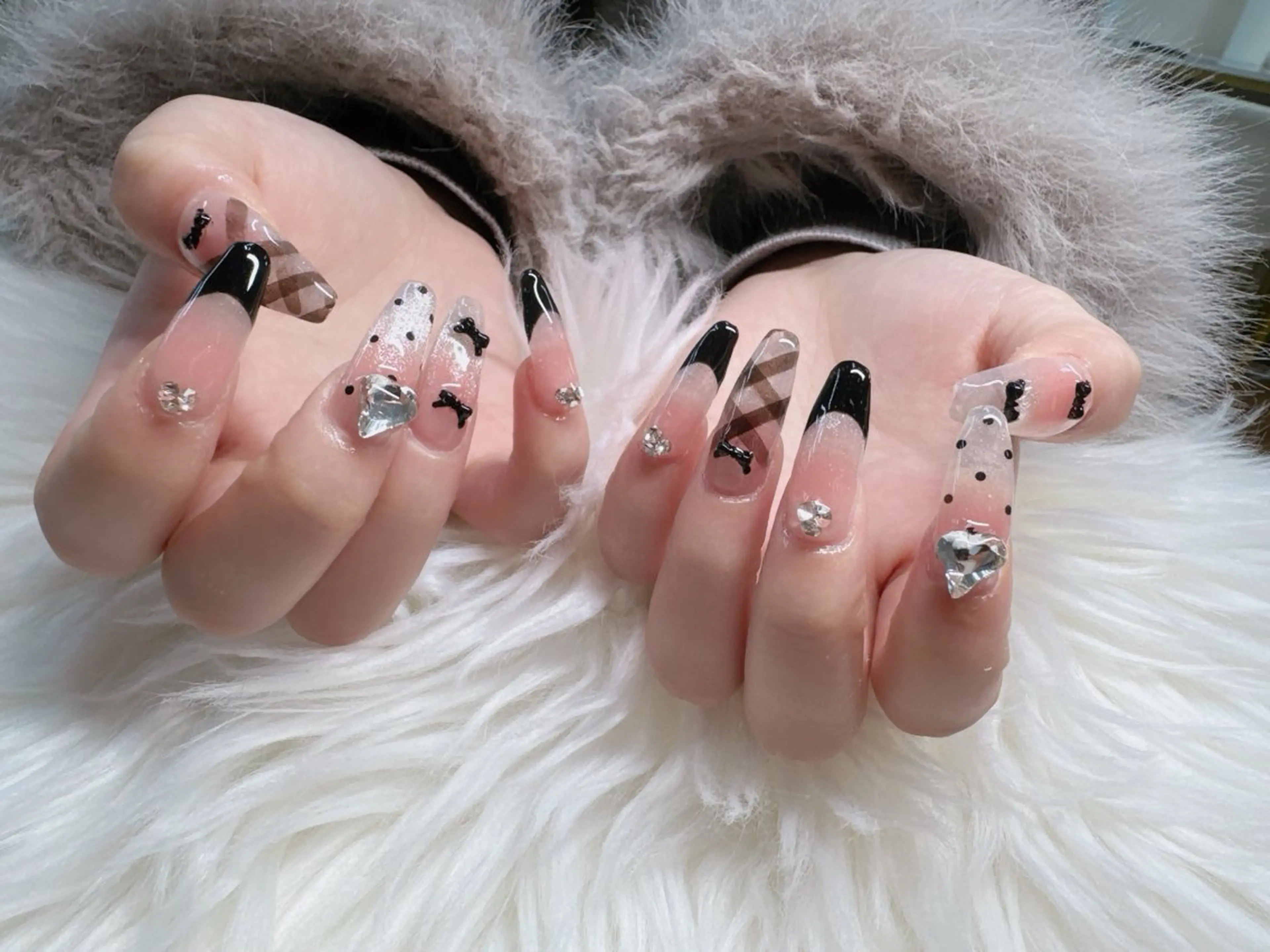 ネイル 桜ネイル フレンチネイル グラデーション 韓国ネイル マグネットネイル ハンドネイル ハンドケア Hara Nail 【パラジェル使用】のネイルデザイン