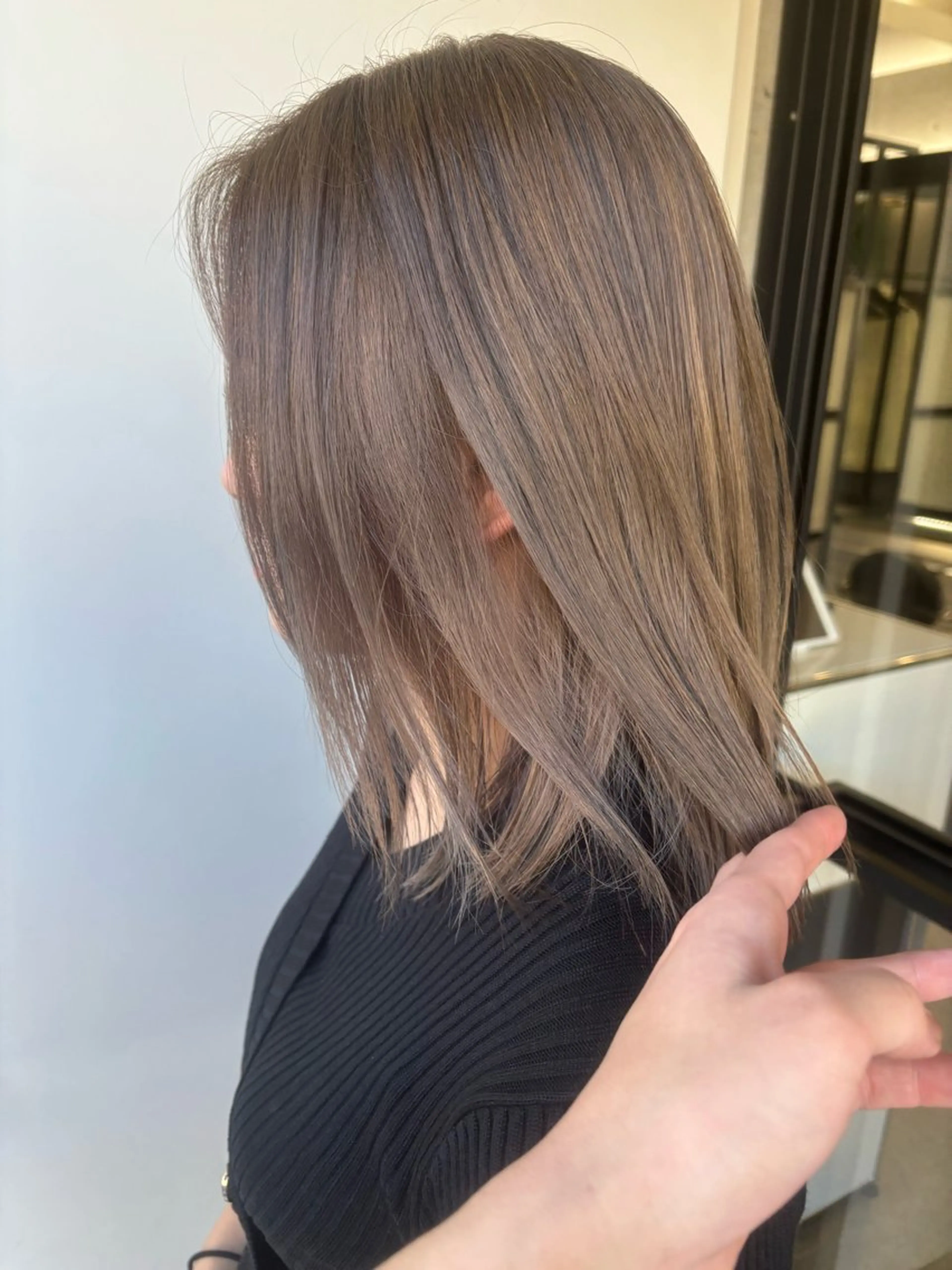 ミディアム カラー ベージュカラー カット ヘアカラー トリートメント YUTO歴9年 ベージュの透明感得意のヘアスタイル