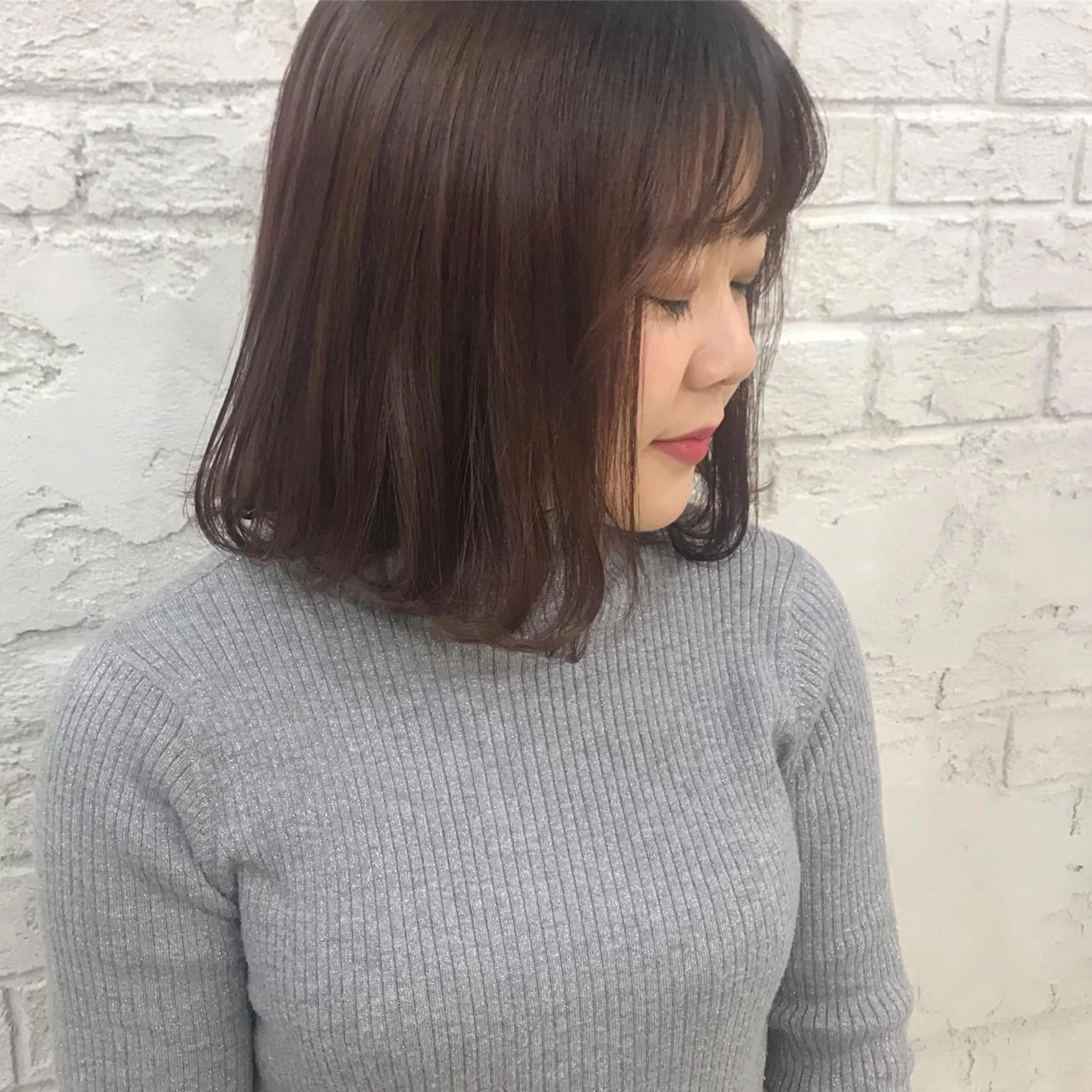 ミディアム カラー オリーブ/アッシュ やわらか透明感カラーのヘアスタイル