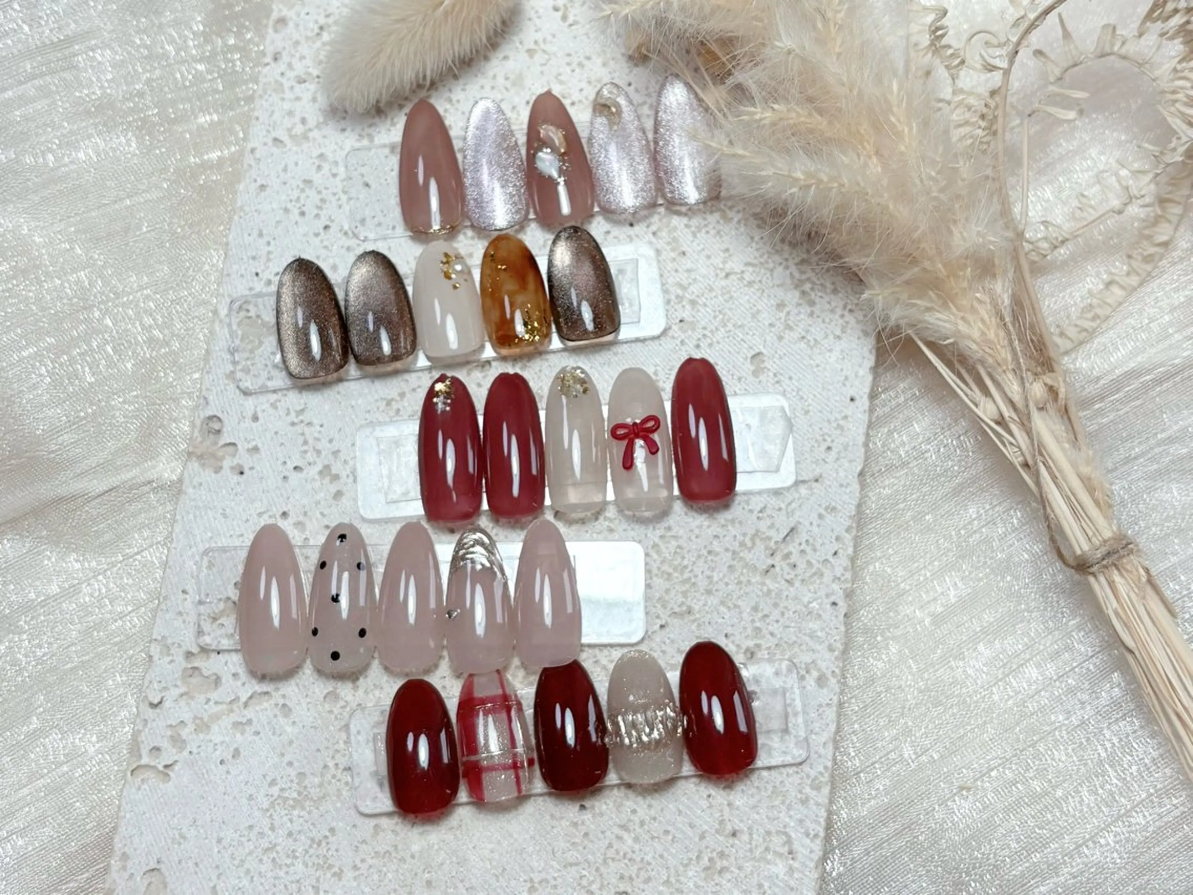 ネイル オーロラネイル チークネイル フレンチネイル ジェルネイル ガラスフレンチ ハンドネイル ハンドケア Nail Jolie所属・Nail Jolieのネイルデザイン