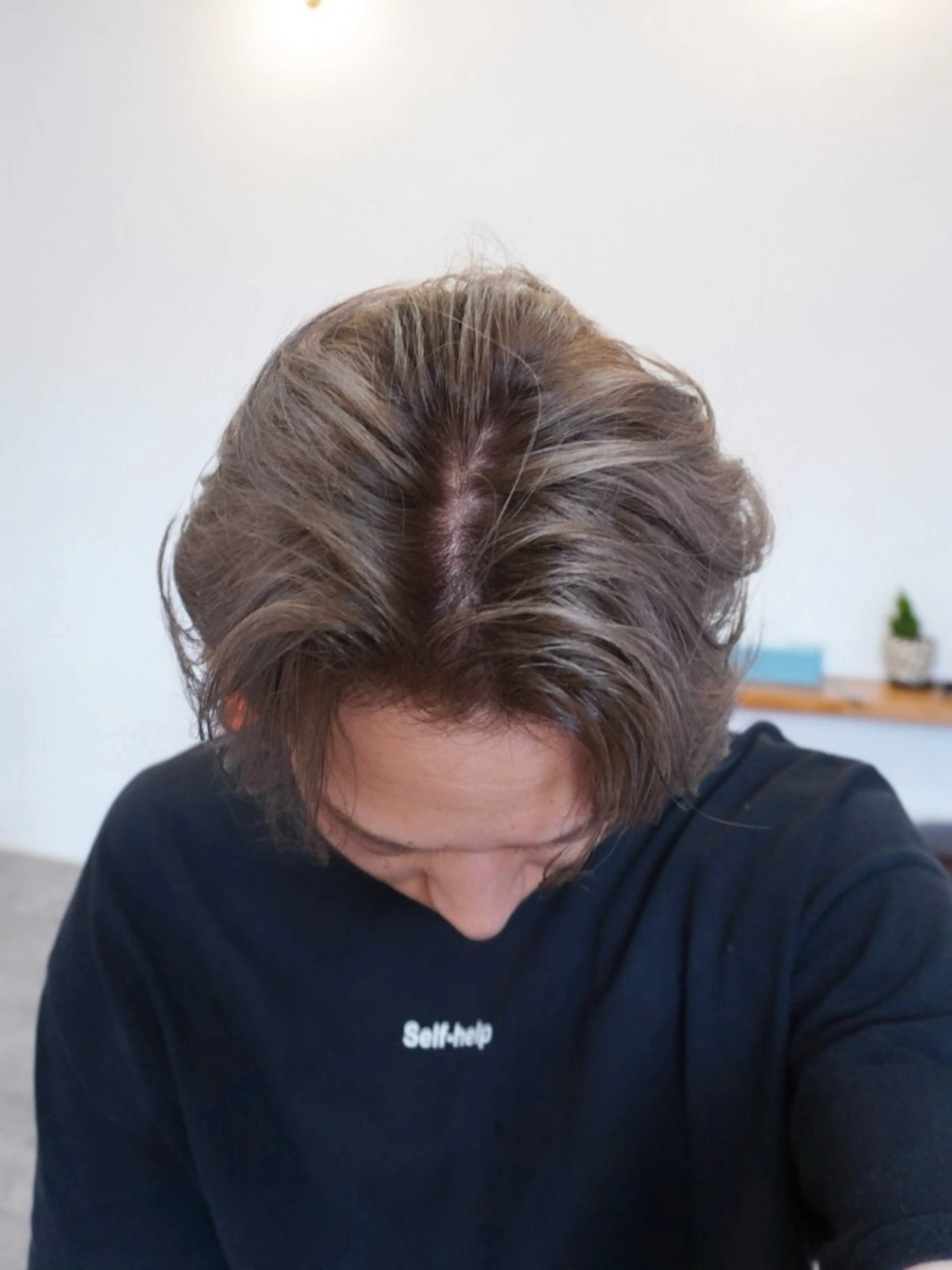 ショート カラー メンズ メンズブリーチ アッシュ アッシュグレー アッシュグレージュ ブリーチ ヘアカラー December 伊勢崎のヘアスタイル