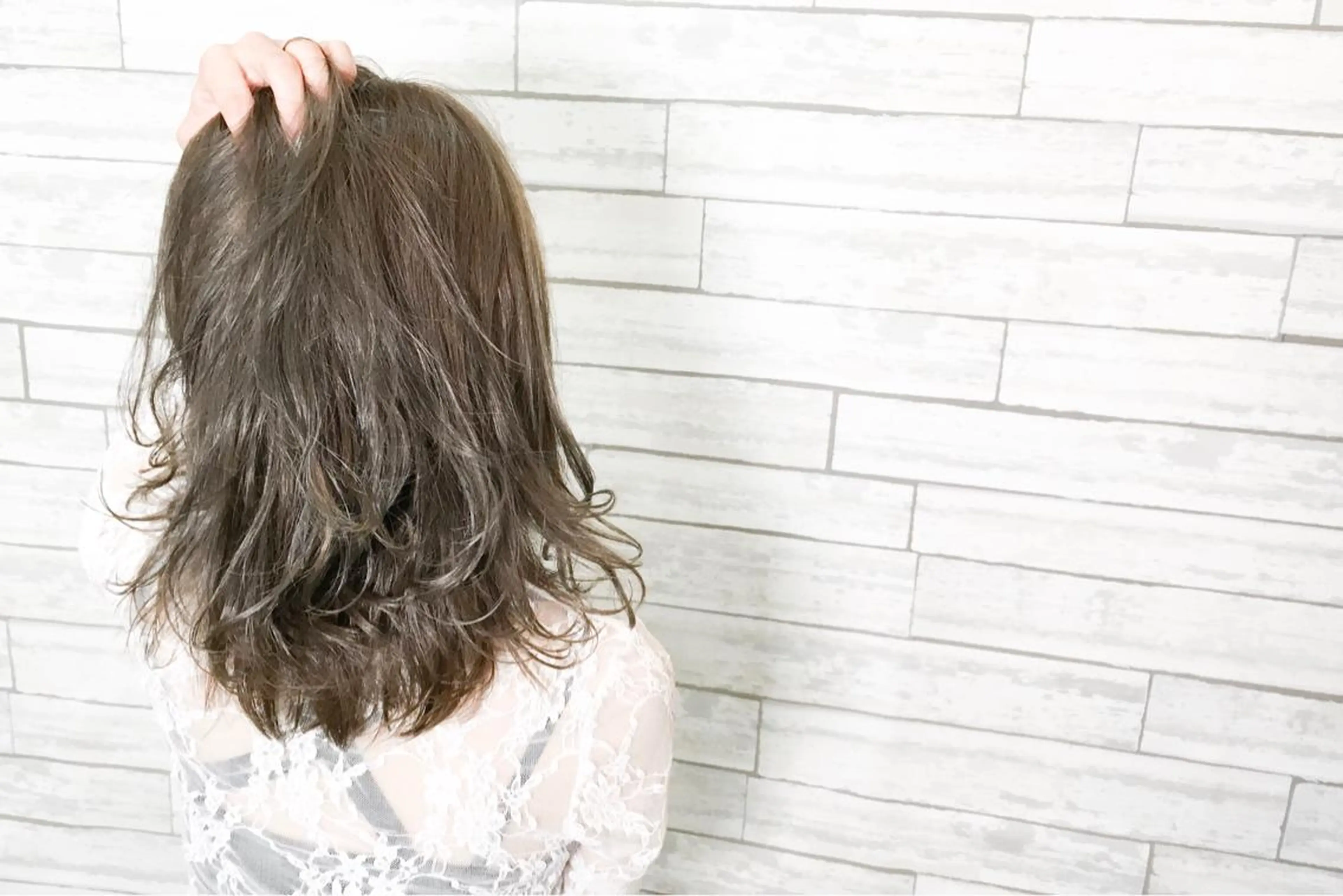 ミディアム カラー ヘアアレンジ ベージュカラー 透明感カラー 外国人風カラー ANBEL所属・ANBEL代表 西尾裕樹のヘアスタイル