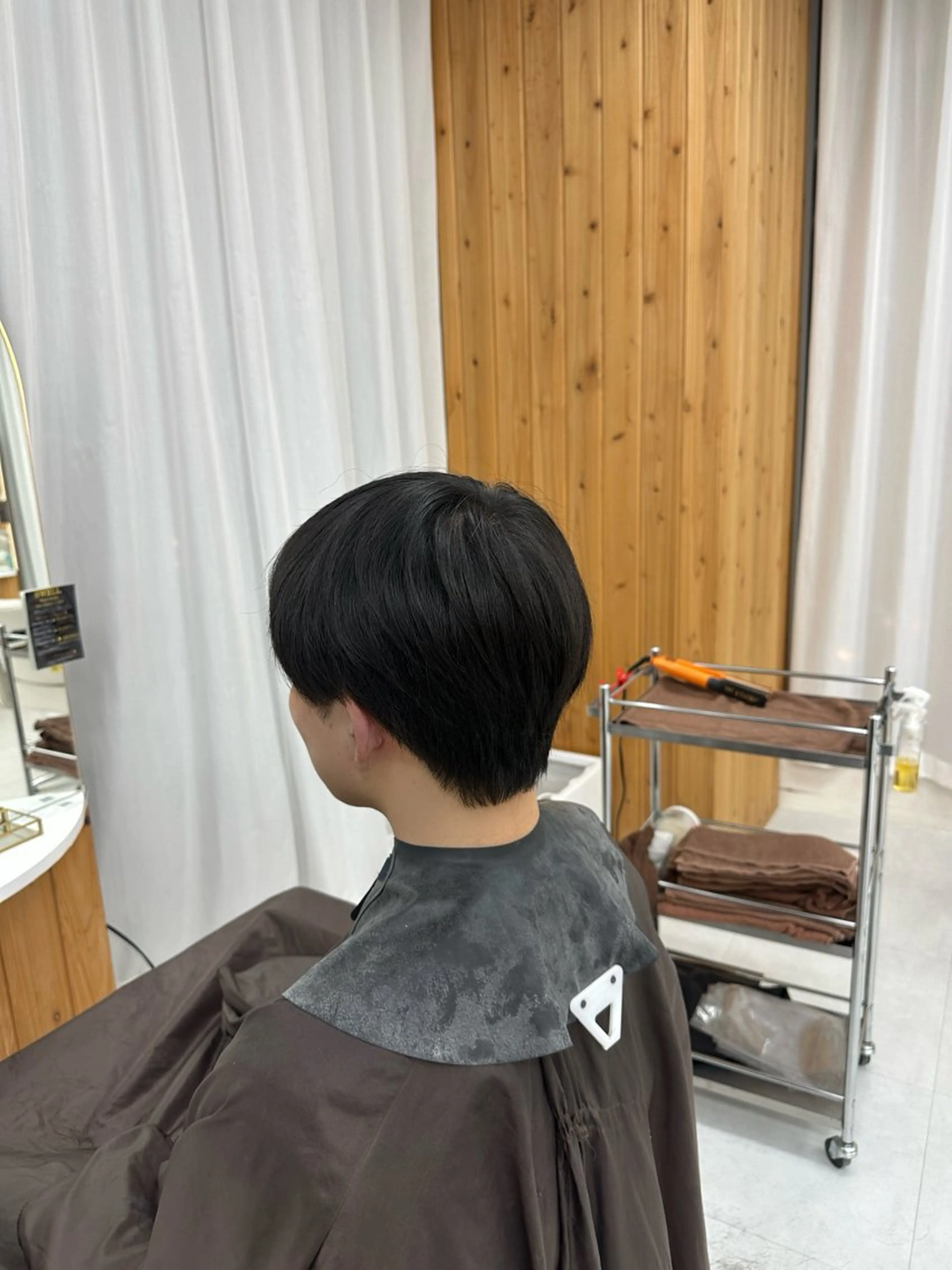 メンズ マッシュ 刈り上げ カット 大場 賀句のヘアスタイル