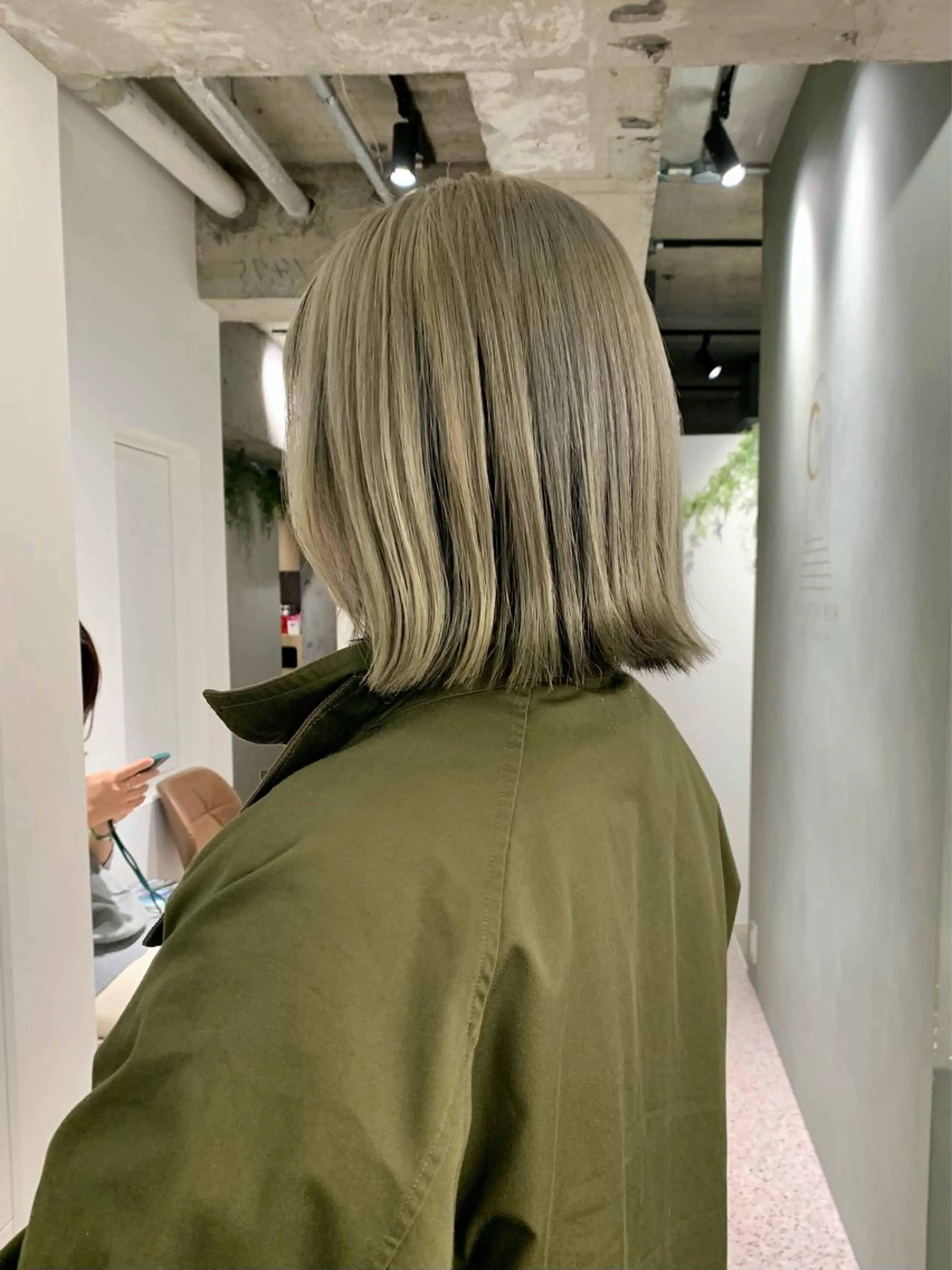 ミディアム カラー ブリーチ ヘアカラー TONUKOA RUA下北沢店【トヌコア ルア】所属・丸山璃子 /パーマ/レイヤーのヘアスタイル