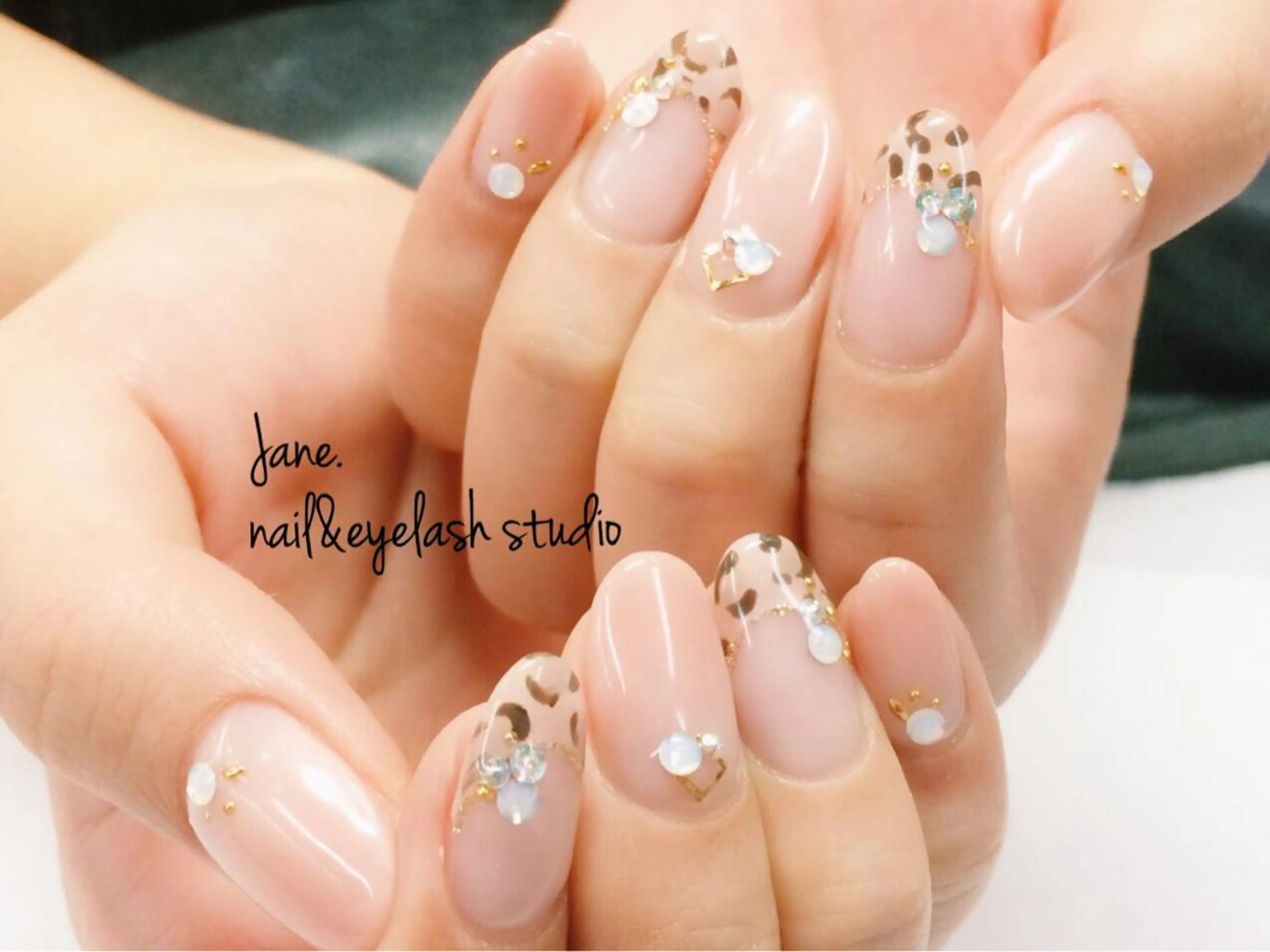 ネイル Yakko pas á pasのネイルデザイン