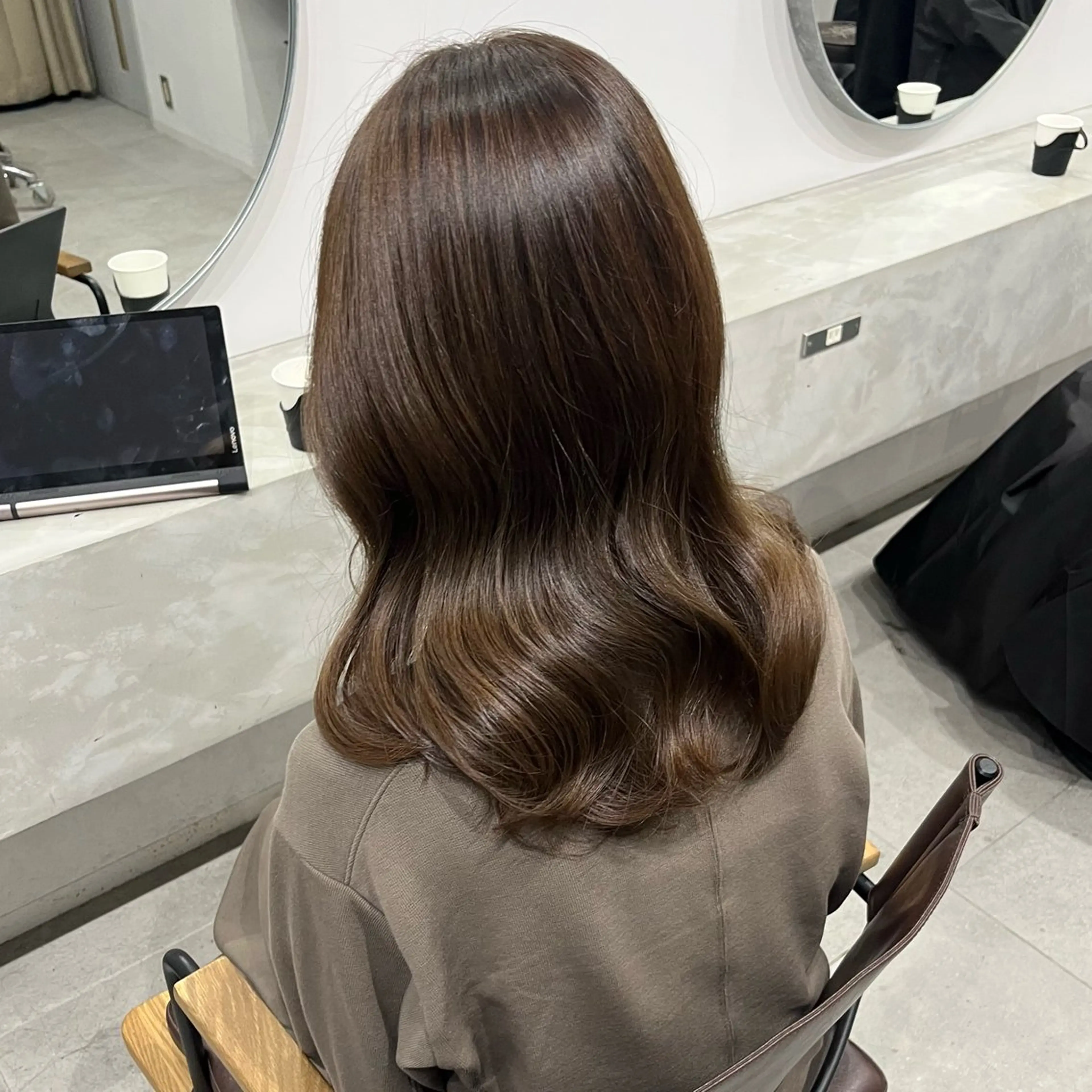 ミディアム カラー アッシュ ベージュカラー emma所属・RINA 韓国ヘア/半個室のヘアスタイル