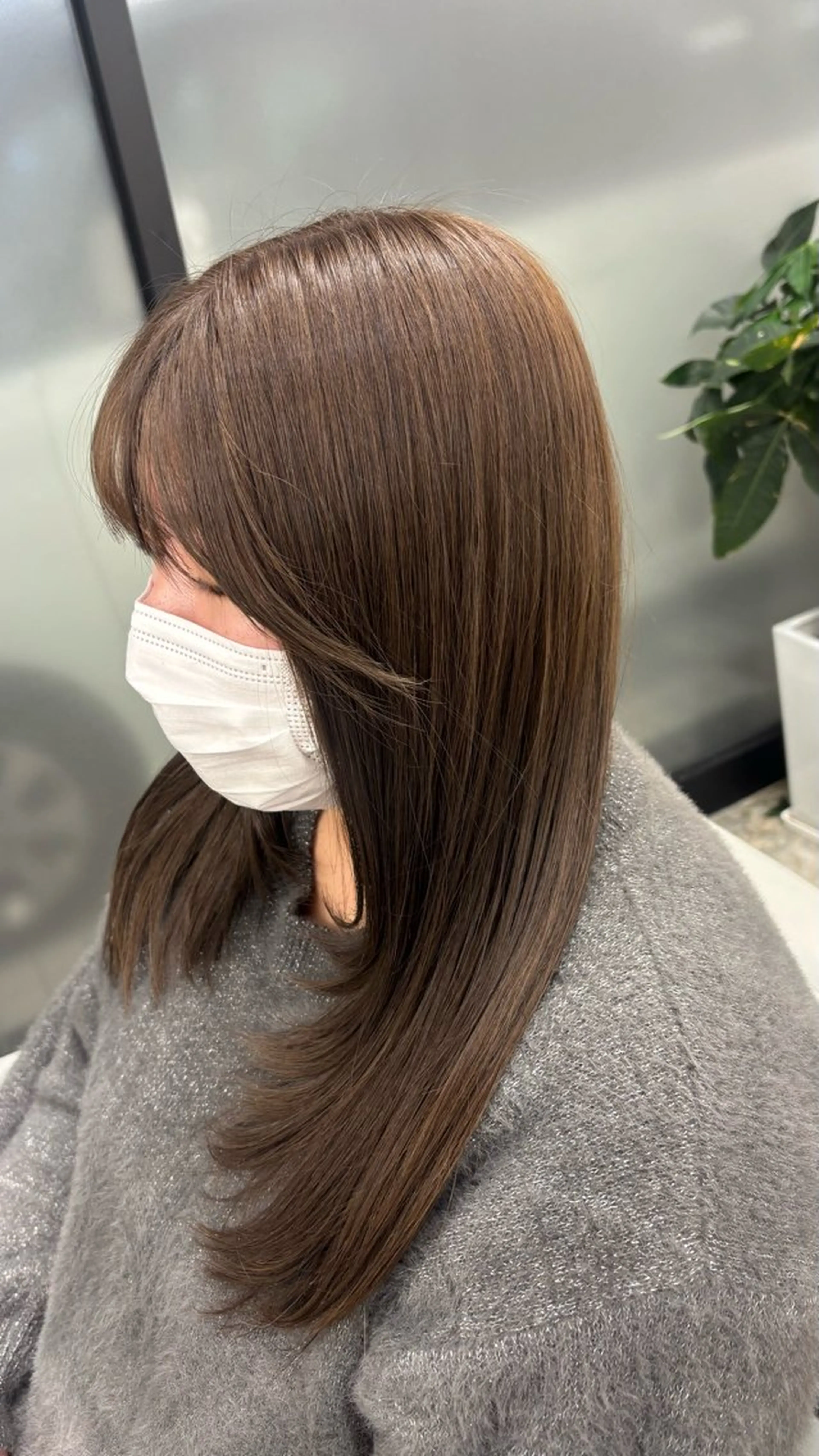 ロング 顔まわりレイヤー 顔周りカット レイヤーカット makoto⌇レイヤ ー⌇艶カラー🍒のヘアスタイル