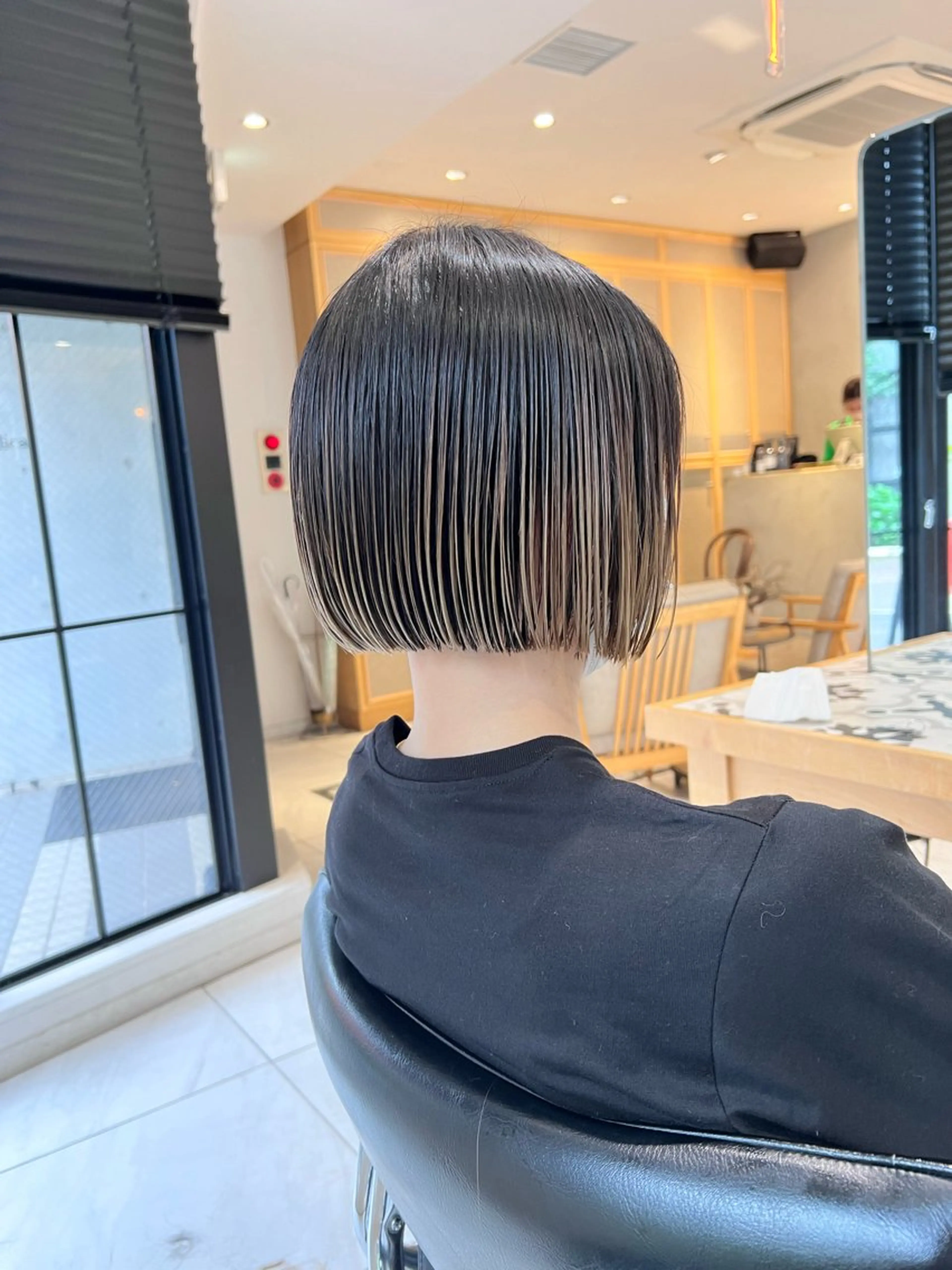 ショート カラー 透ける艶カラー💎 ミオのヘアスタイル