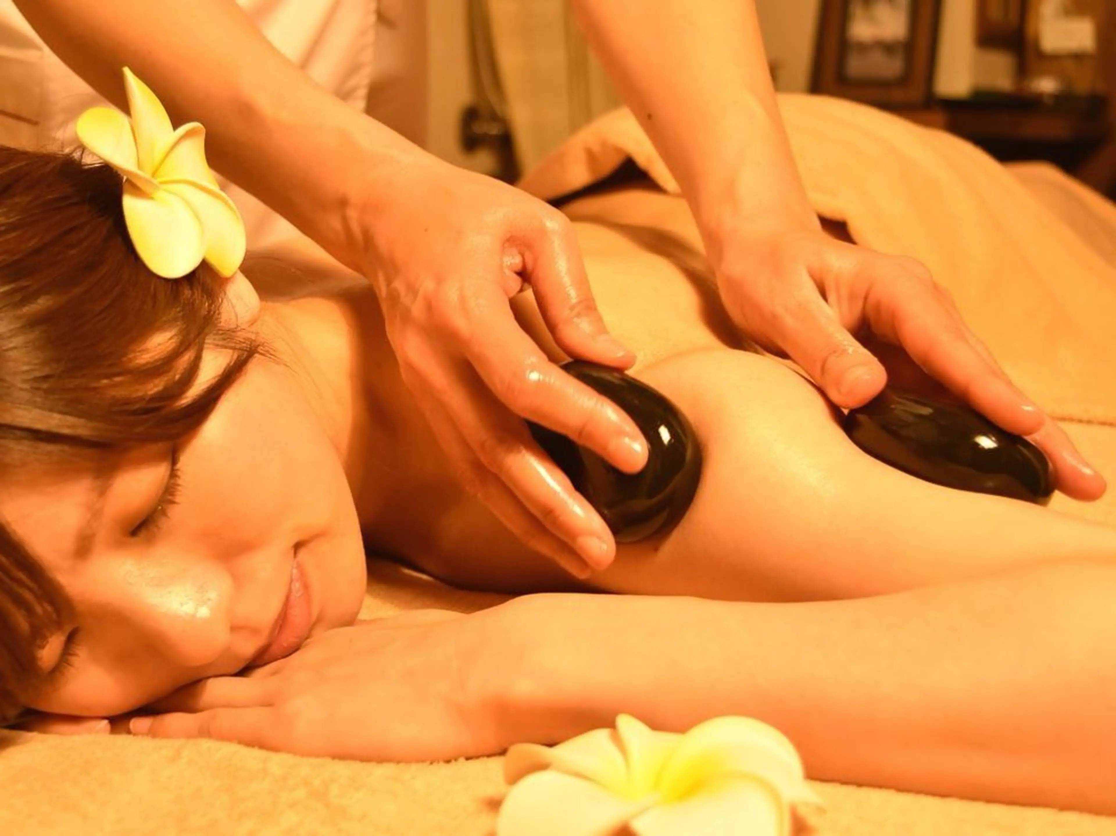 【冷え解消&温活キャンペーン】アロマホットストーンマッサージ全身通常70分¥13200の写真