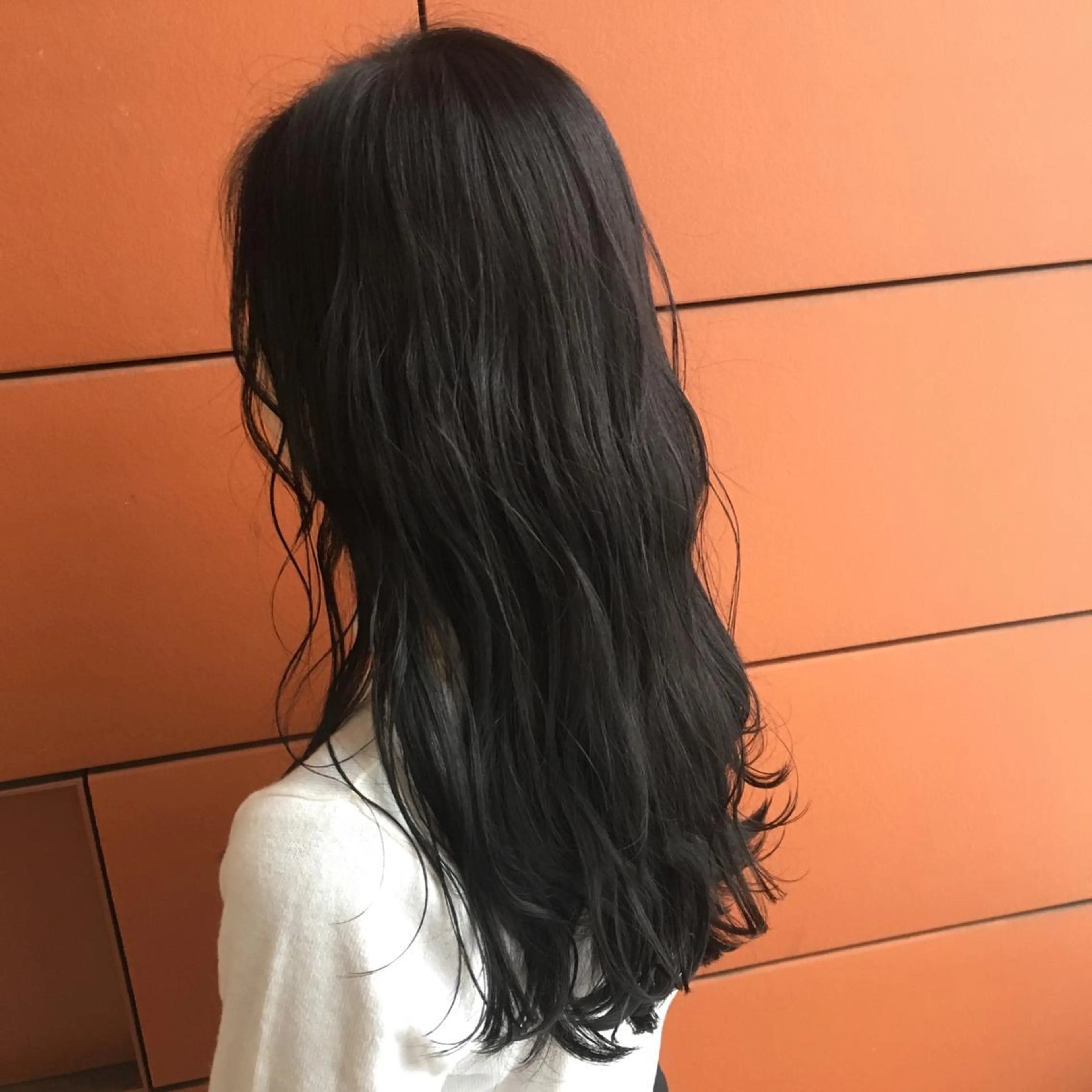 ロング カラー 黒髪 ブルーカラー ブルーブラック Minori【ミノリ】所属・井手 孔介のヘアスタイル