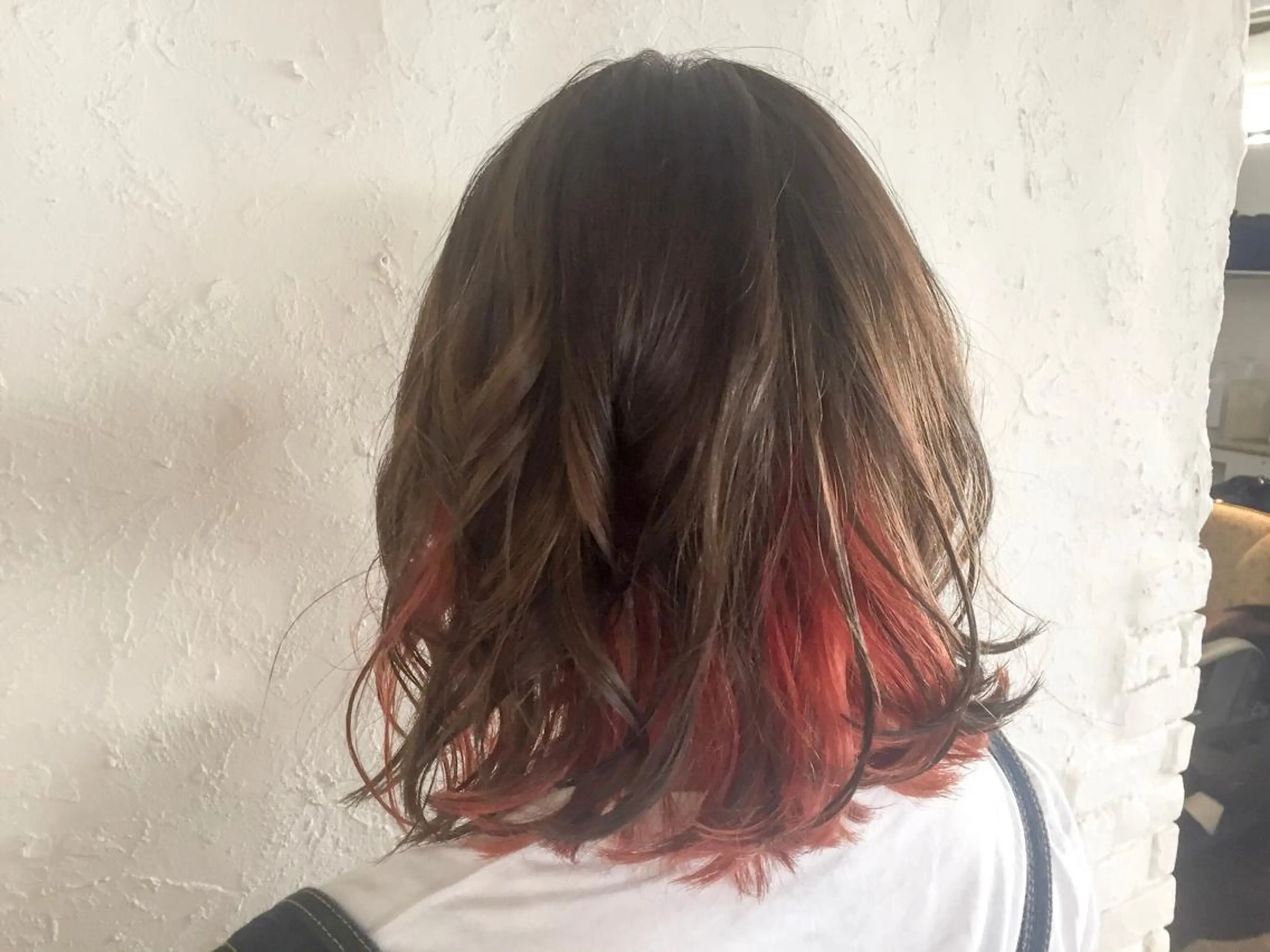 ミディアム カラー インナーカラー レッドカラー 伊藤 優希のヘアスタイル