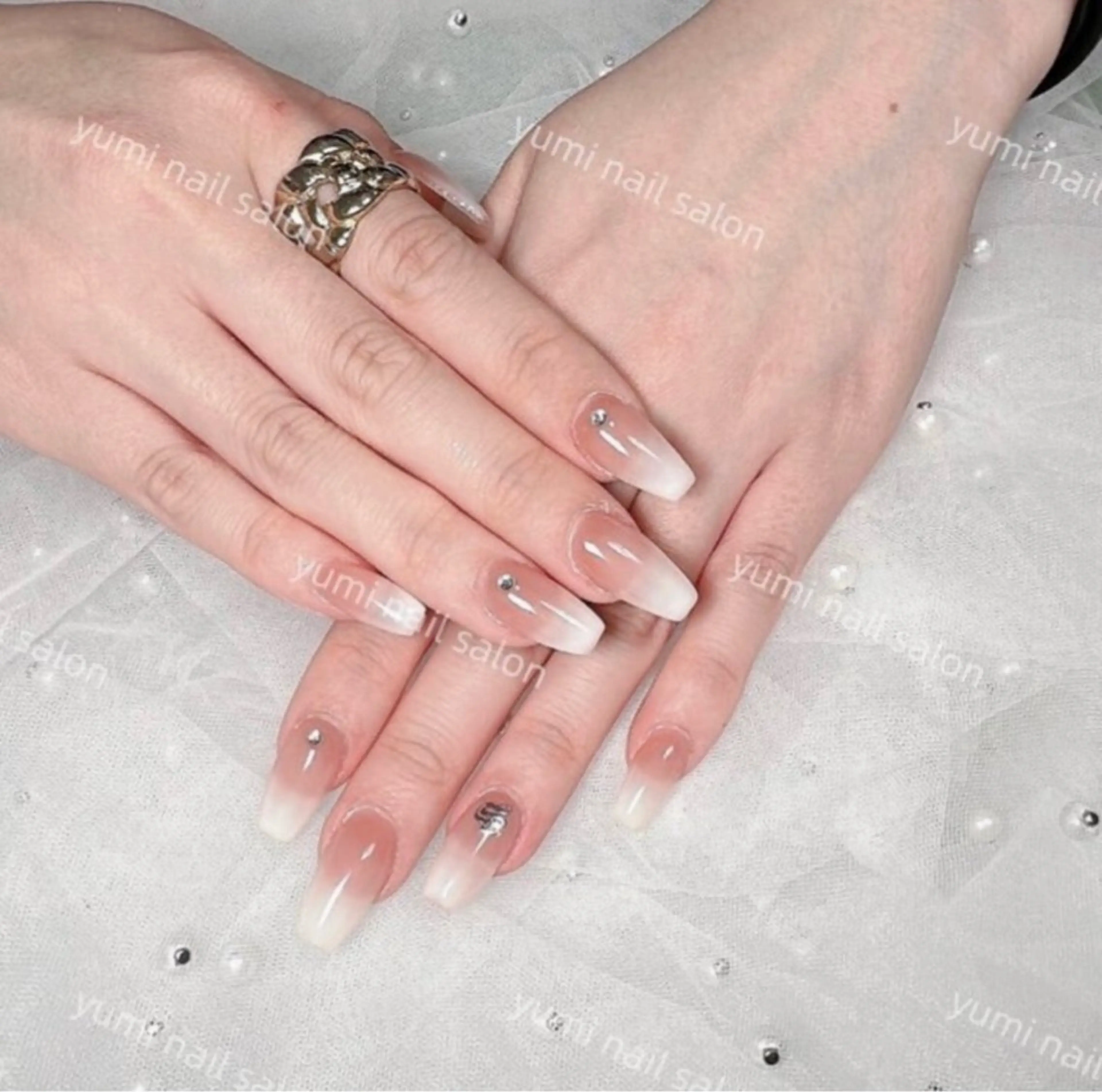 ネイル 𝐲𝐮𝐦𝐢🎀 長さ出しデザイン専門のネイルデザイン