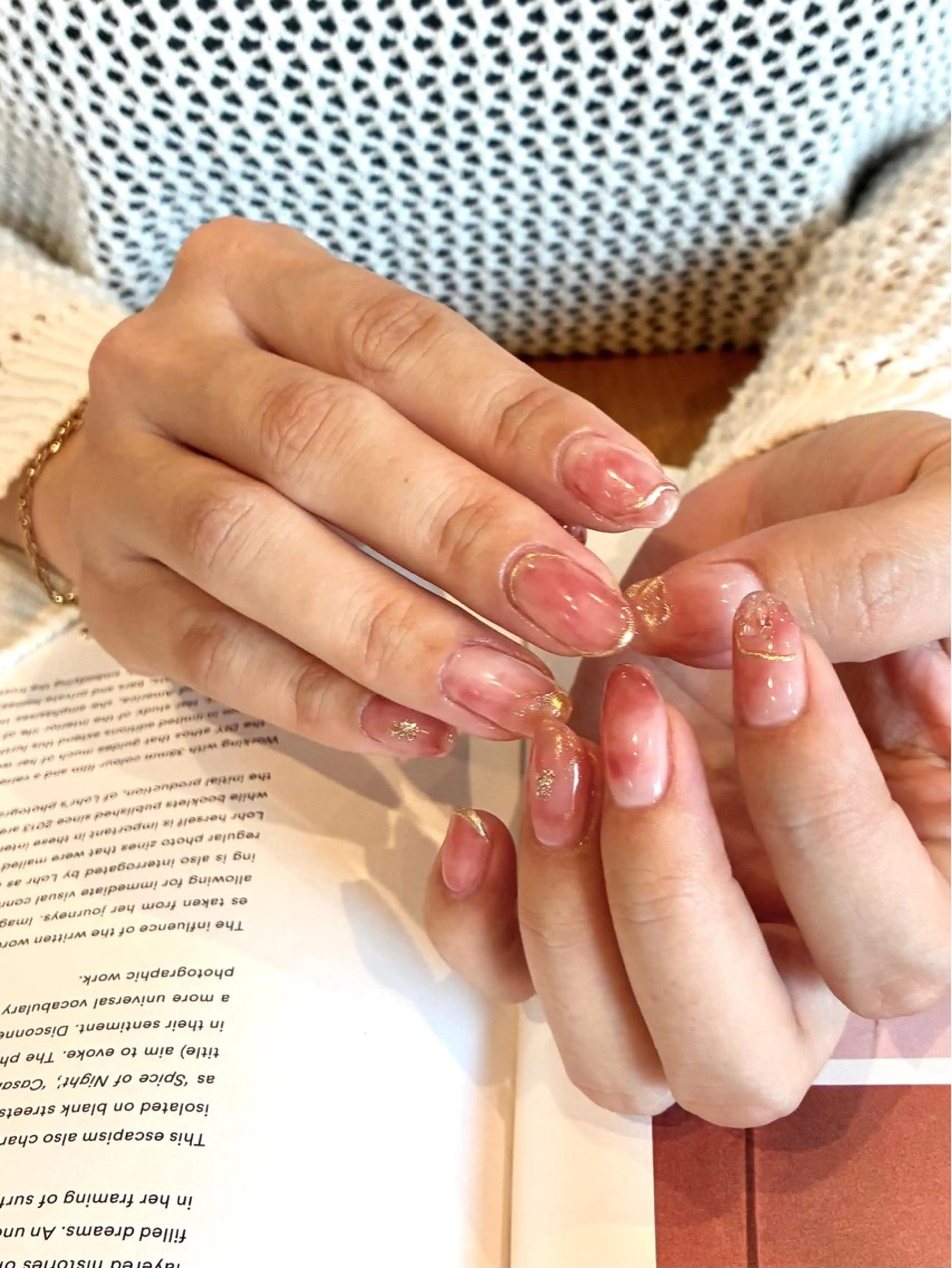 ミディアム ハンドネイル ist. （ｲｽﾄ）のネイルデザイン