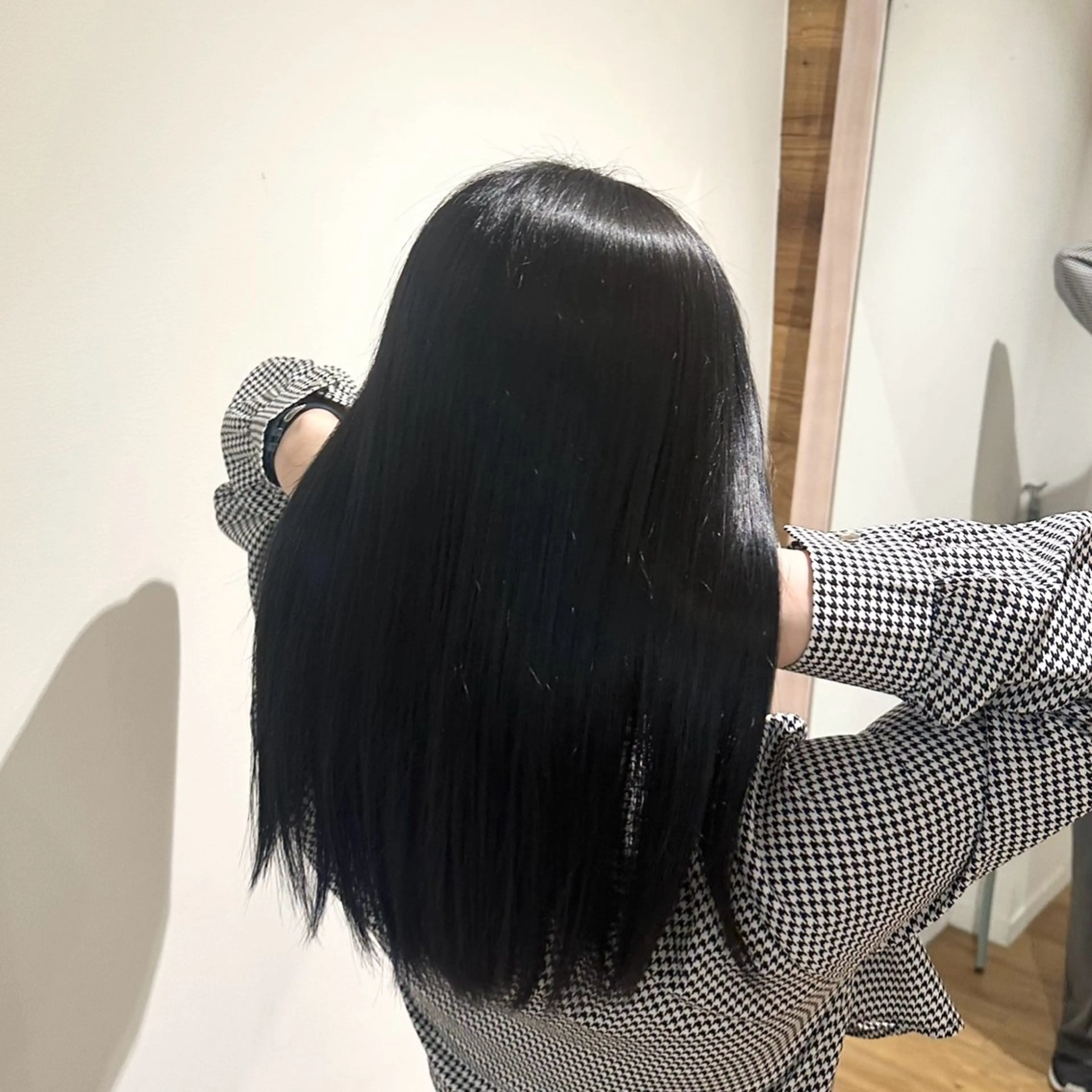 カラー 西澤 希のヘアスタイル