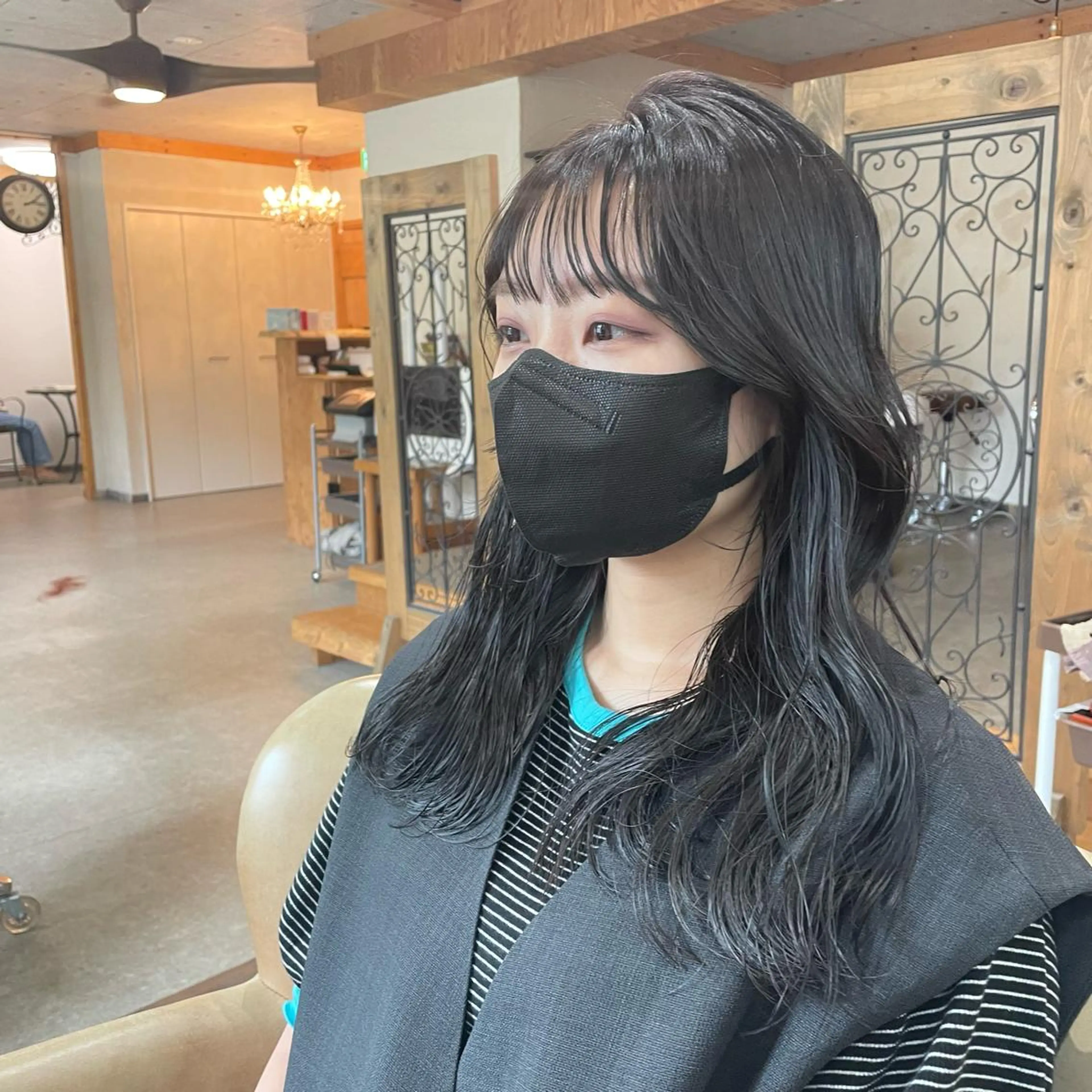 セミロング カラー カット ヘアカラー トリートメント 🌼RIKA🌼レデ ィース専門💖のヘアスタイル