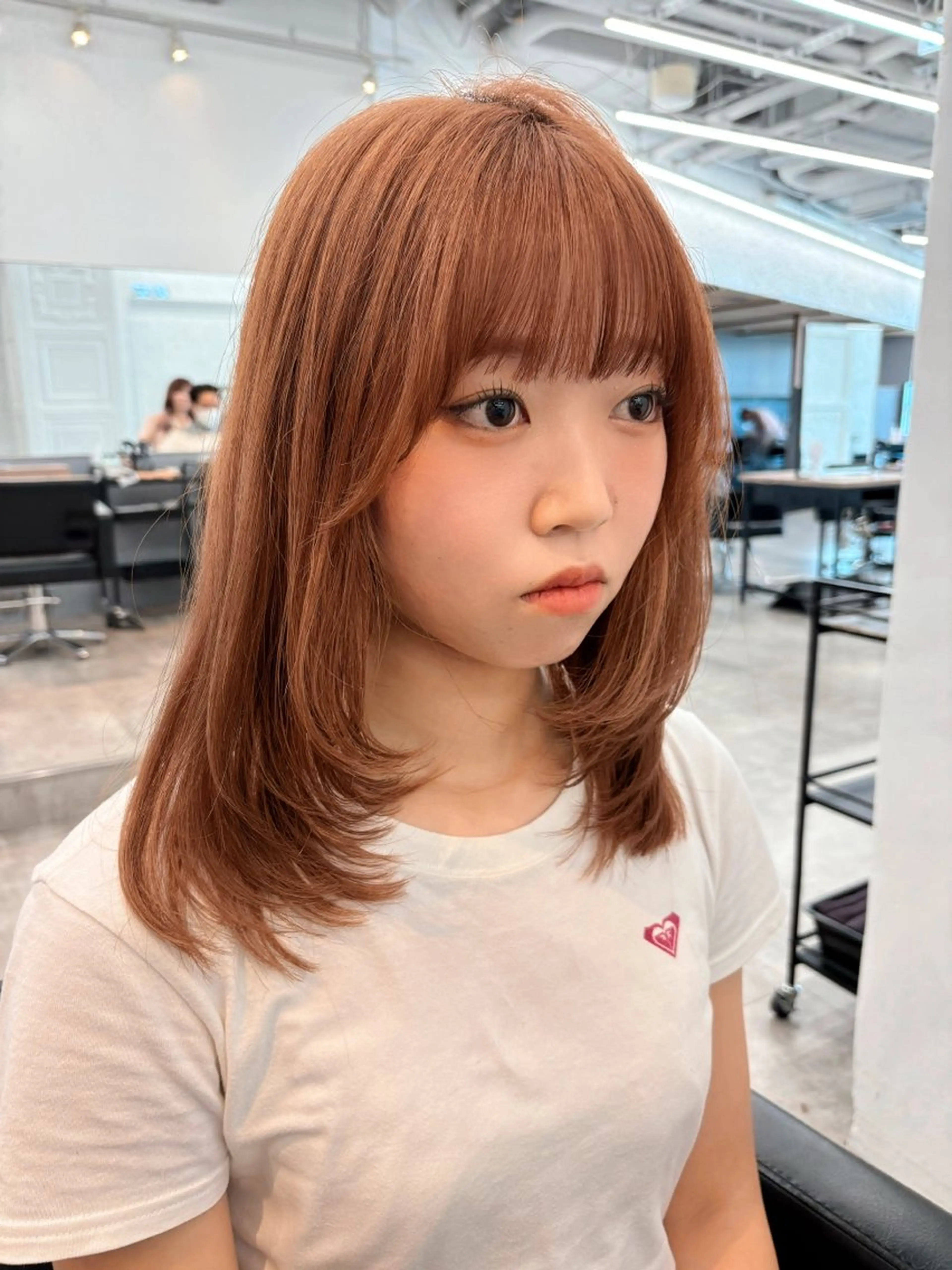 ミディアム カラー ヘアアレンジ 顔まわりレイヤー 顔周りカット レイヤーカット 🌱ボブ/レイヤー/ ベージュ/あやみ✨のヘアスタイル