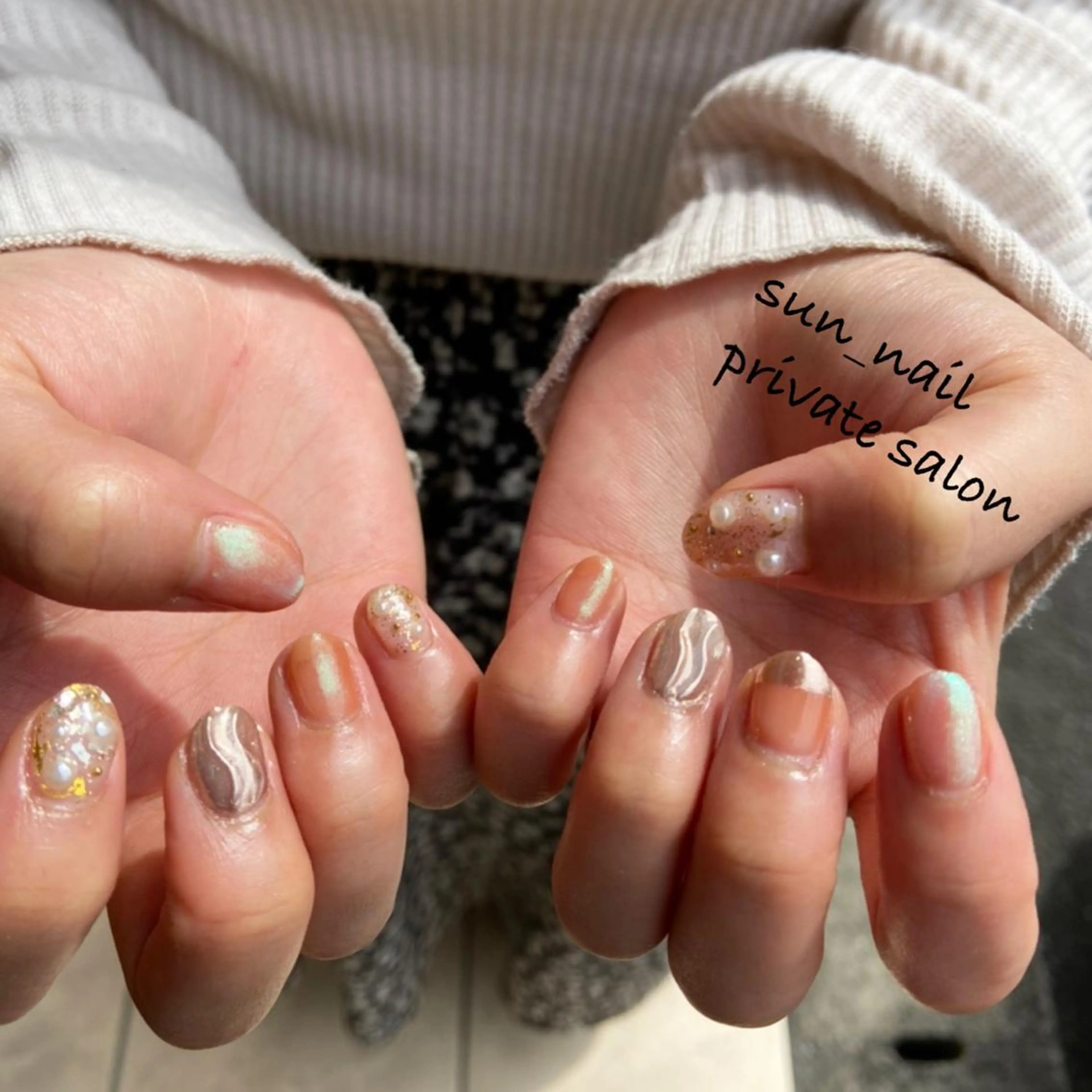 ネイル アートネイル オーロラネイル ブラウン ジェルネイル ミラーネイル . unffのネイルデザイン