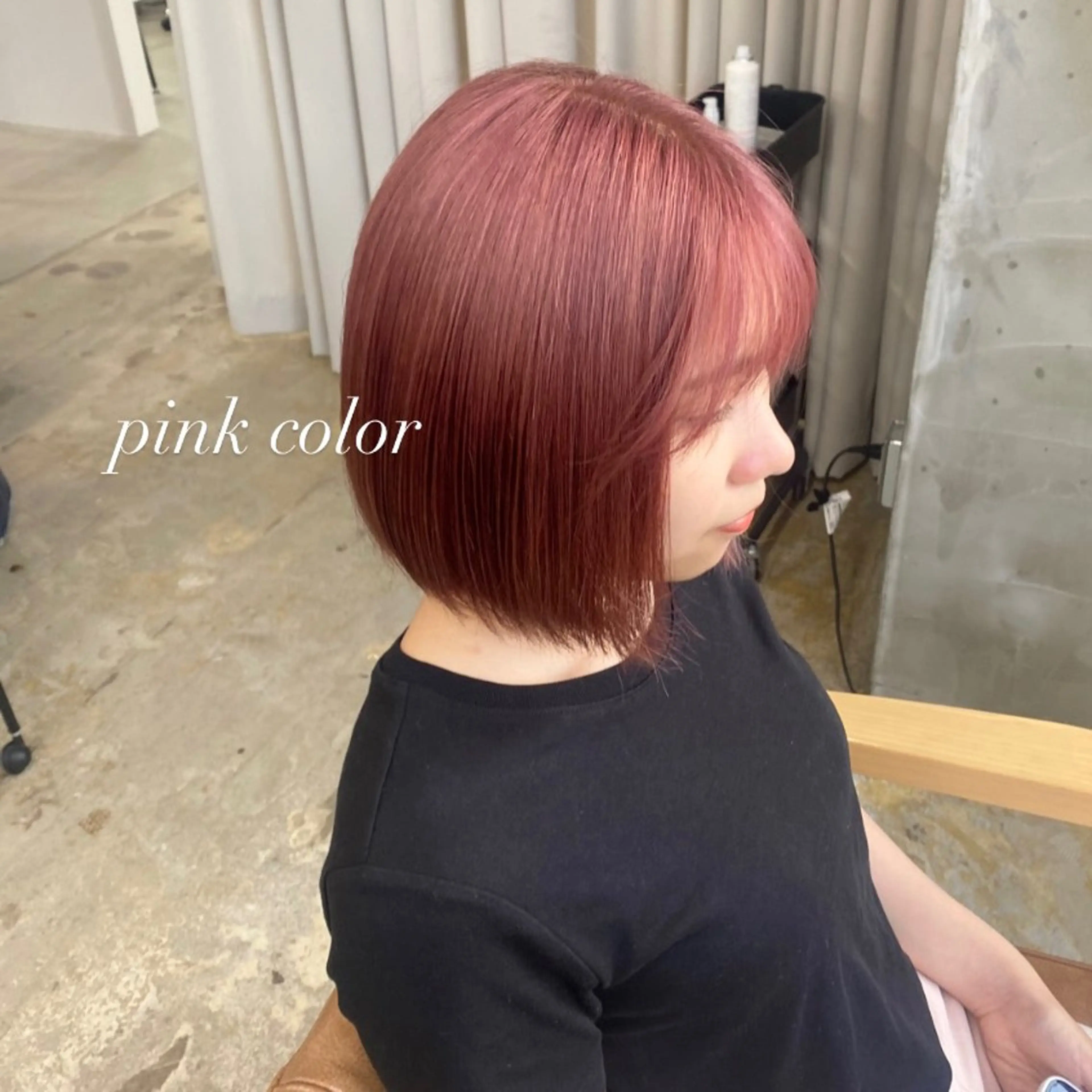 ミディアム 茜璃/ブリーチカラー /レイヤーカットのヘアスタイル