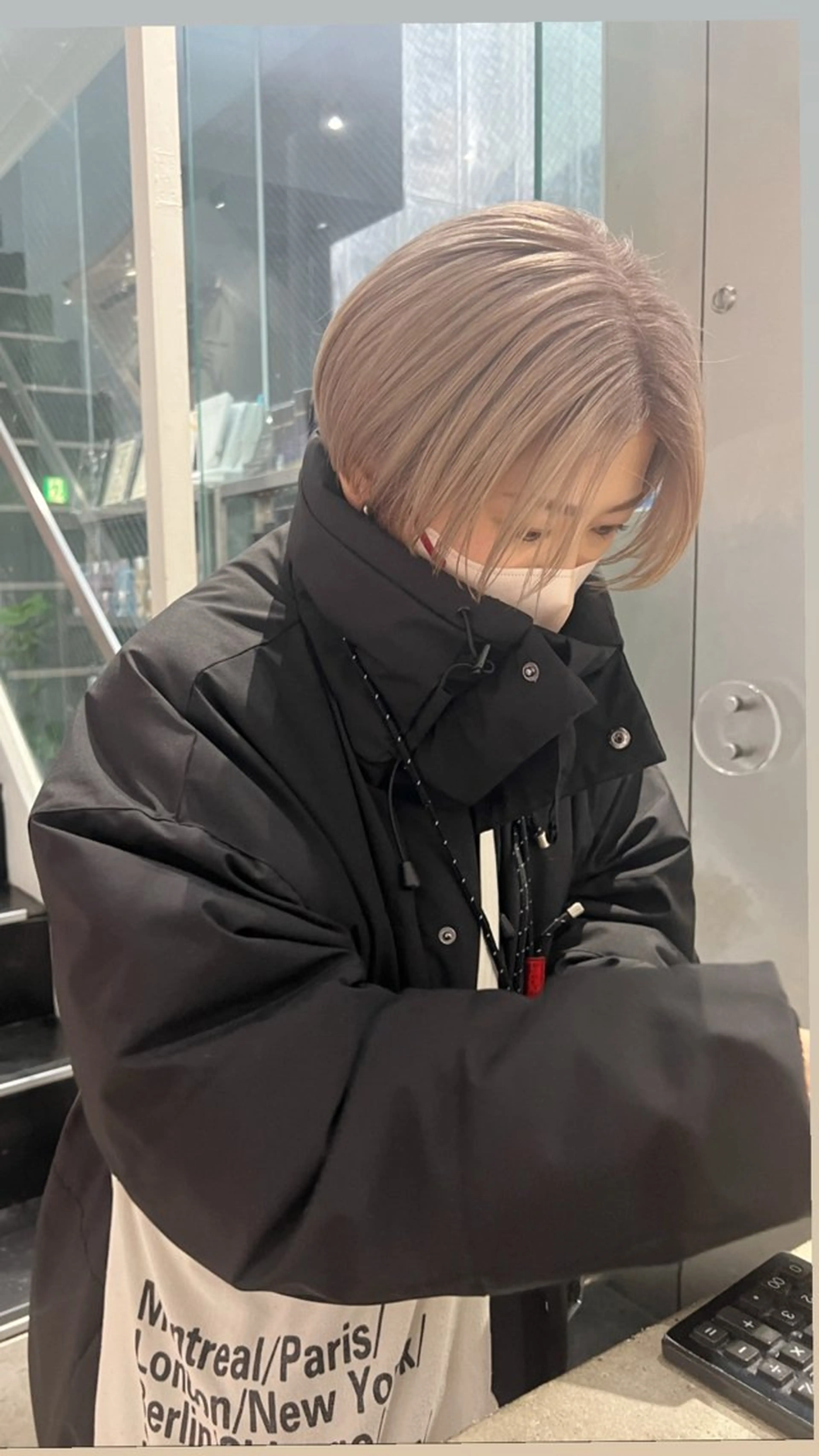 ショート カラー ベージュカラー カット ヘアカラー トリートメント CHERIEブリーチ ダブルカラー 天神のヘアスタイル