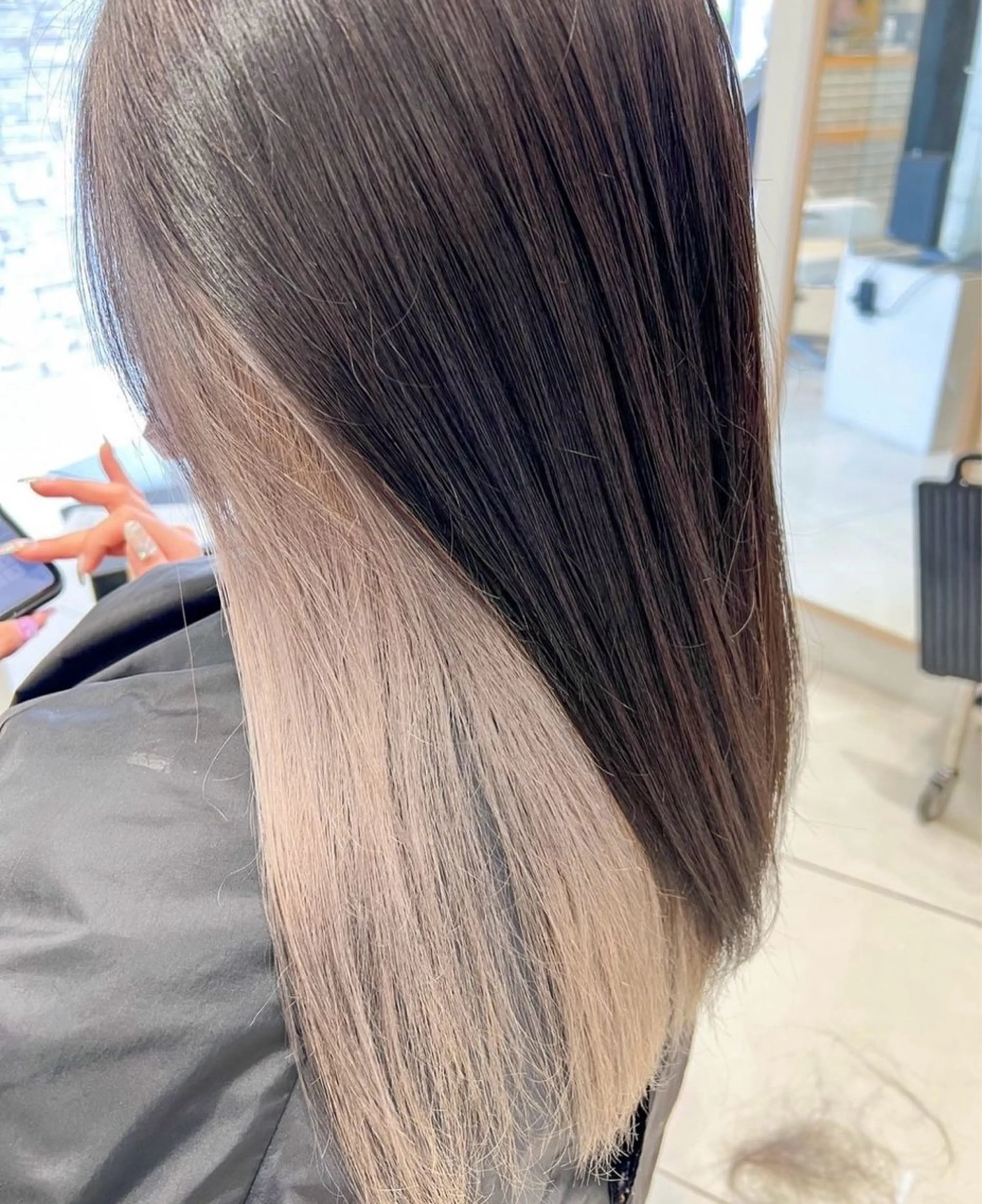 カラー 林 美月のヘアスタイル