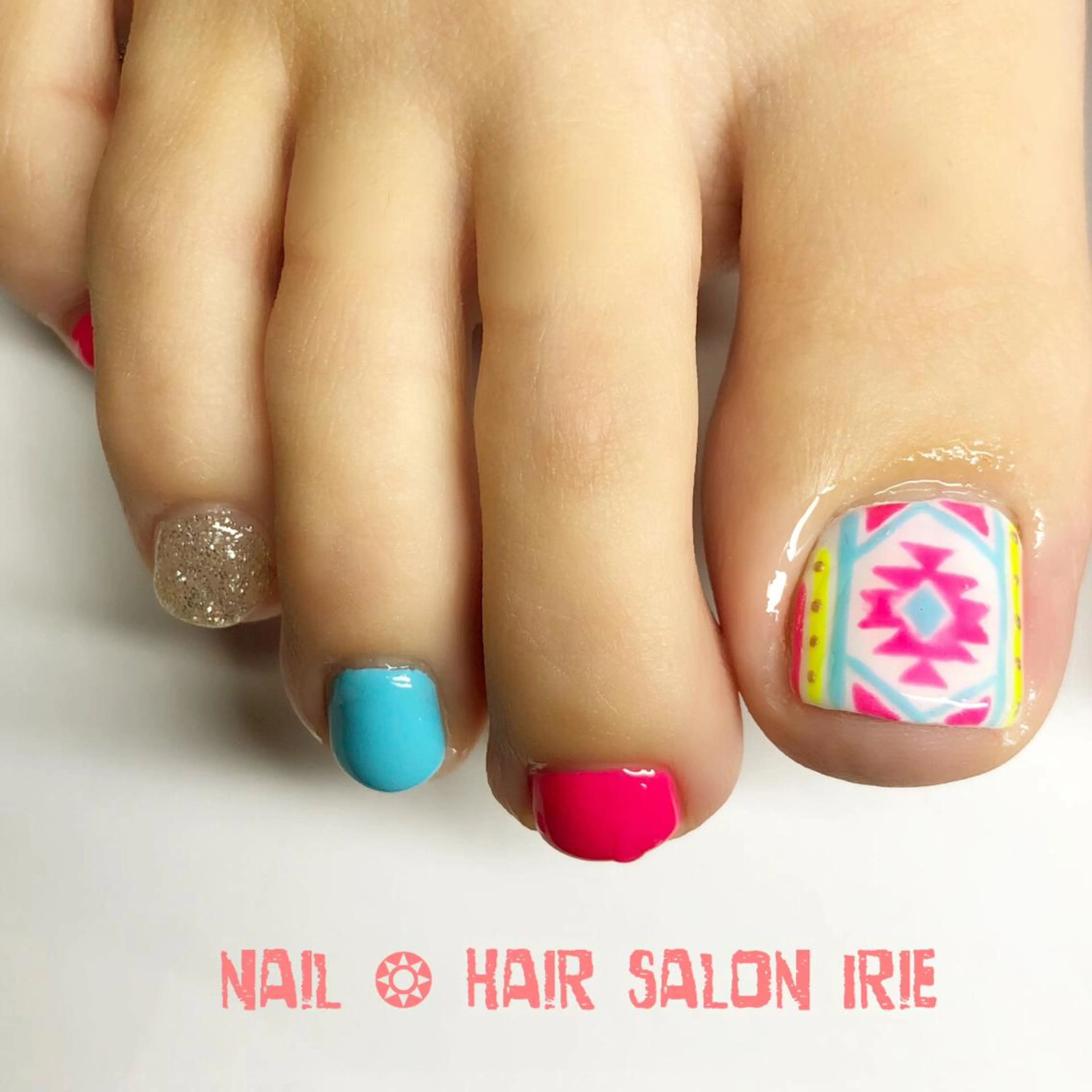 ネイル 持ち込み フットネイル Hair salon Irie所属・與儀 知佳のネイルデザイン