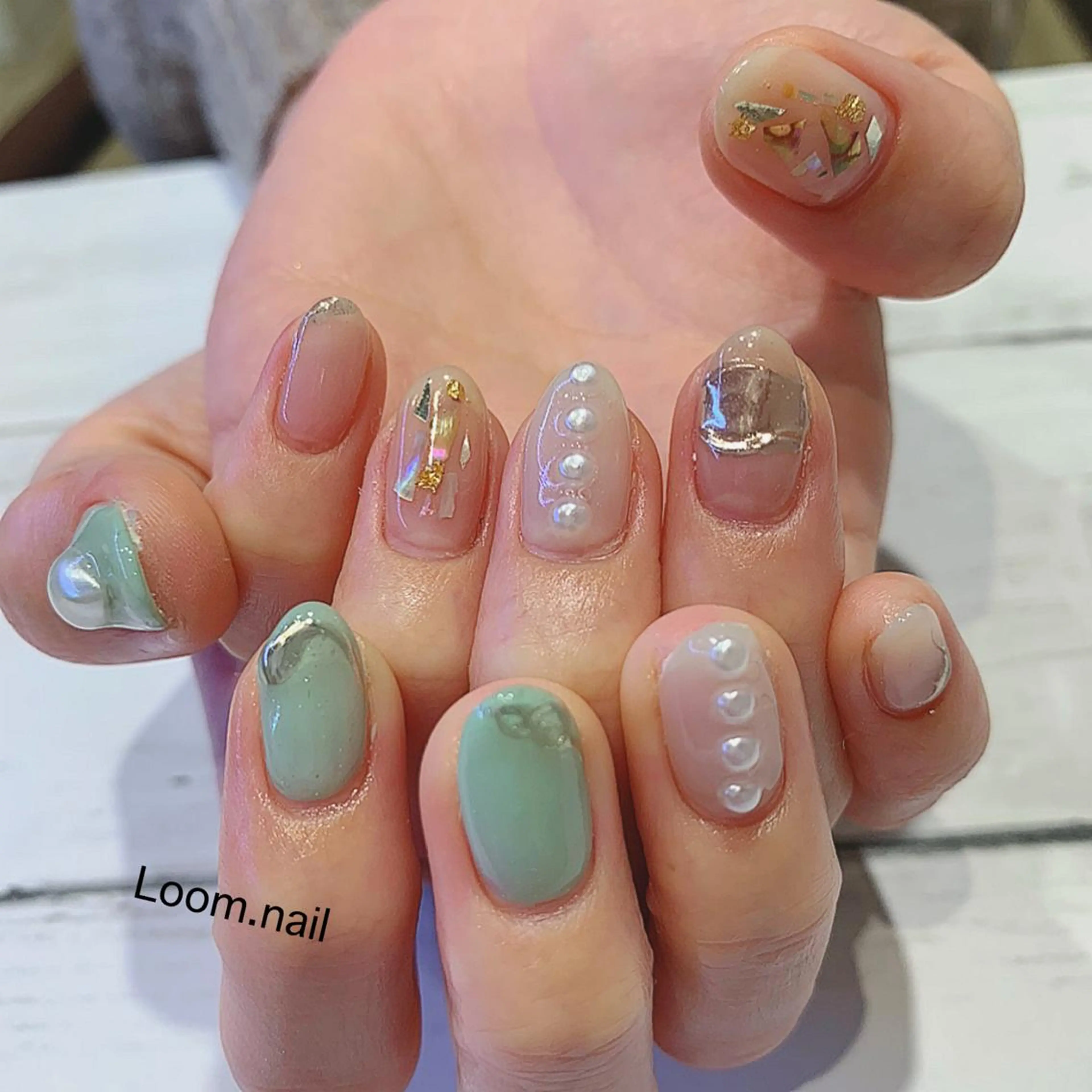 ネイル キラキラネイル 春ネイル Loom所属・hrd manamiのネイルデザイン