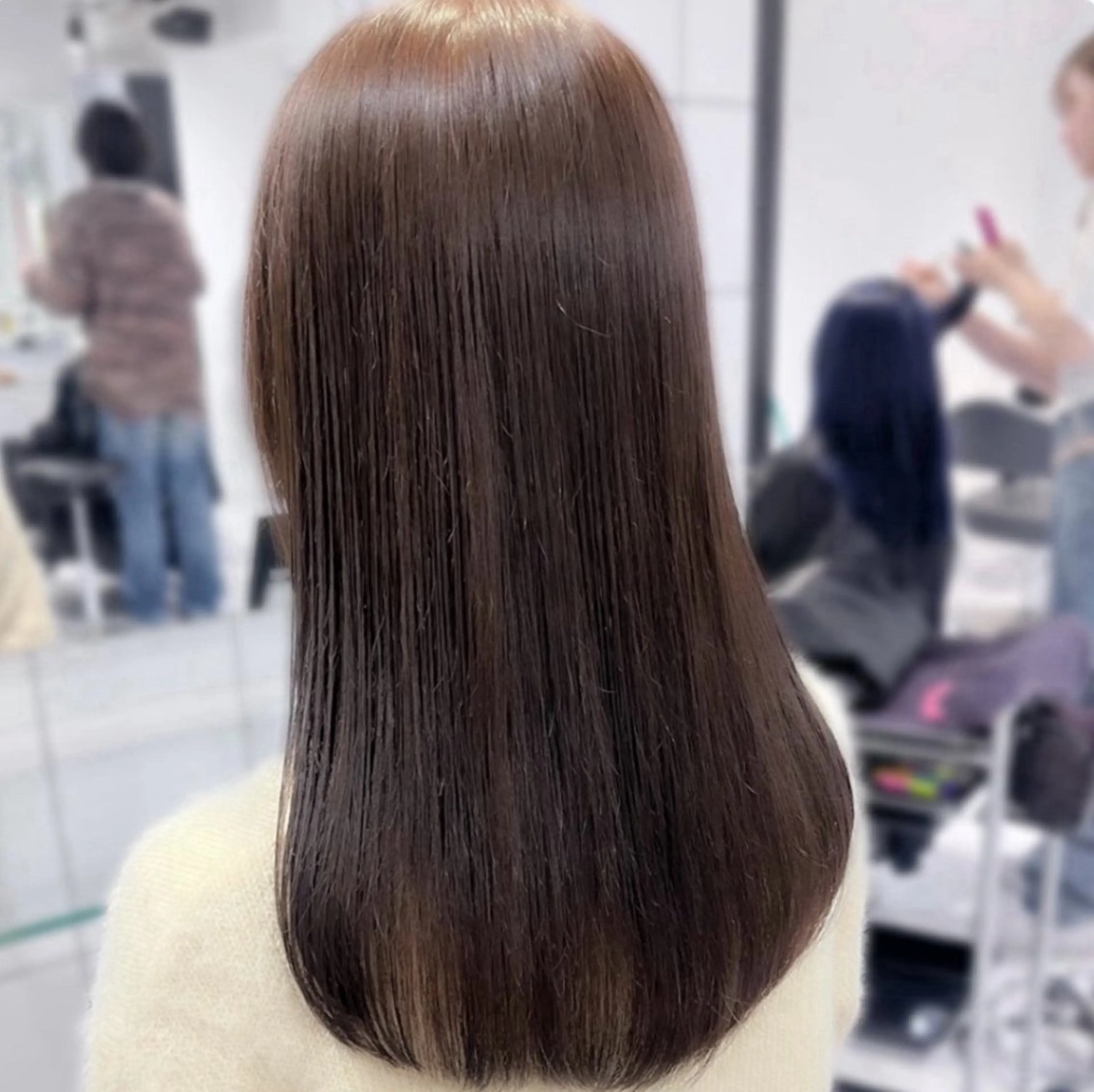 ロング カラー 🫧うる艶トレンド 🫧透明感カラーのヘアスタイル