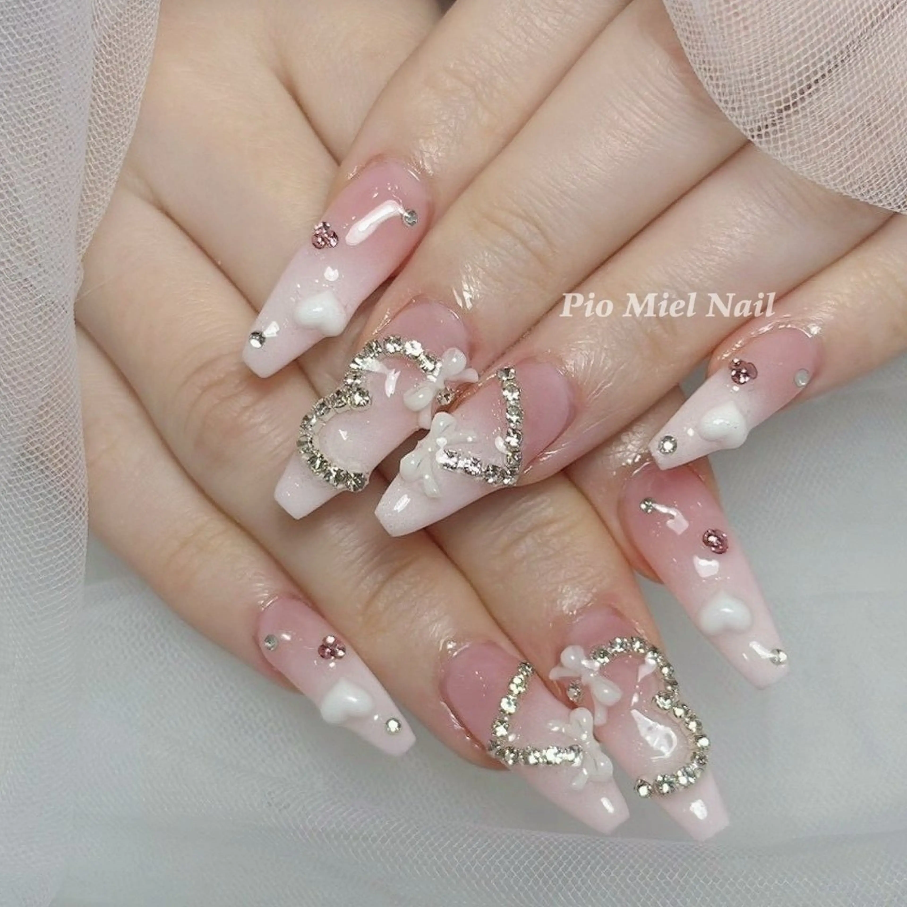 ネイル ハンドネイル HANA 長さだしのネイルデザイン