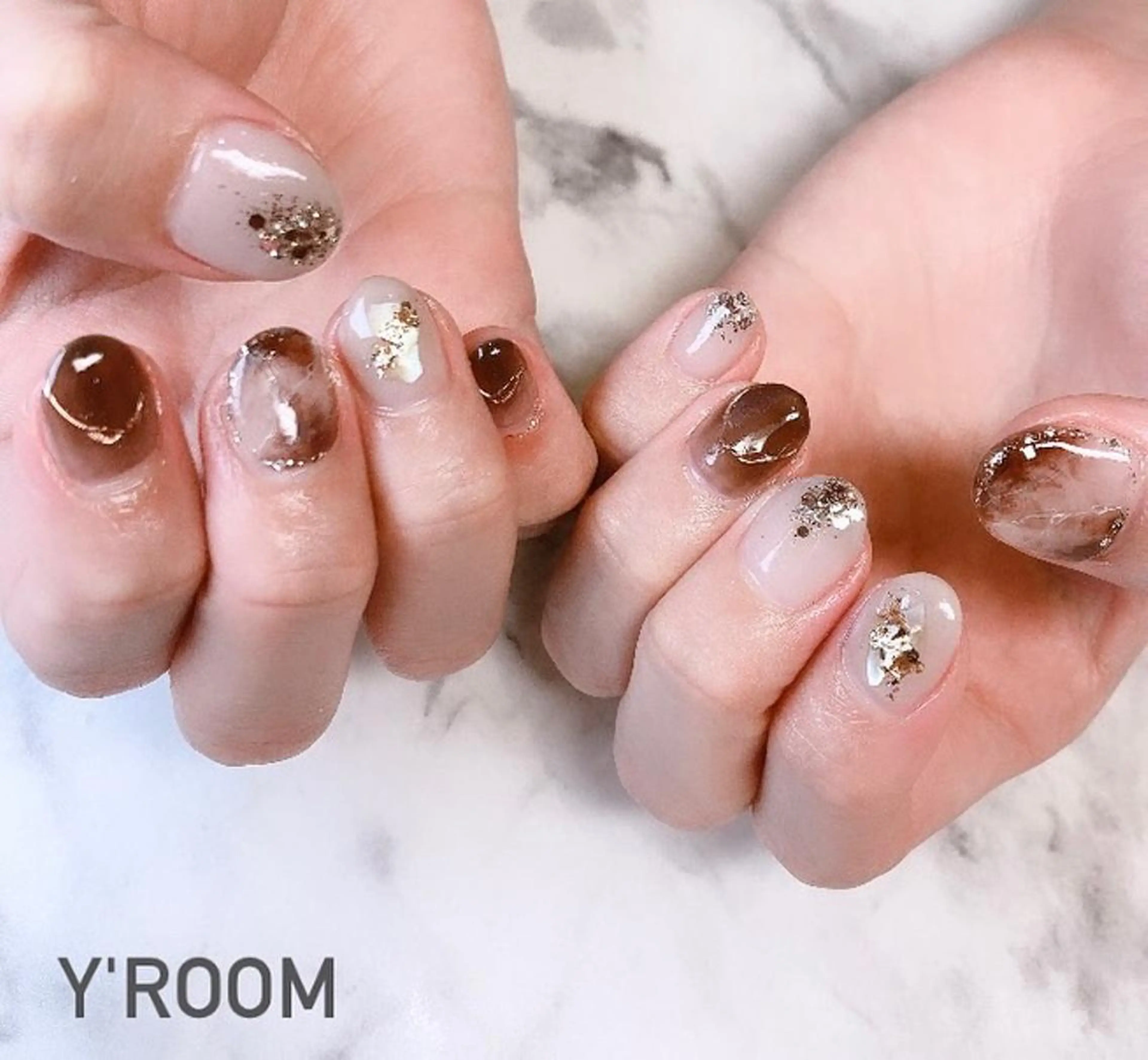 ネイル オーロラネイル フラッシュネイル フットネイル ジェルネイル 氷ネイル・うるうるネイル ハンドネイル YUKA （ネイリスト）のネイルデザイン