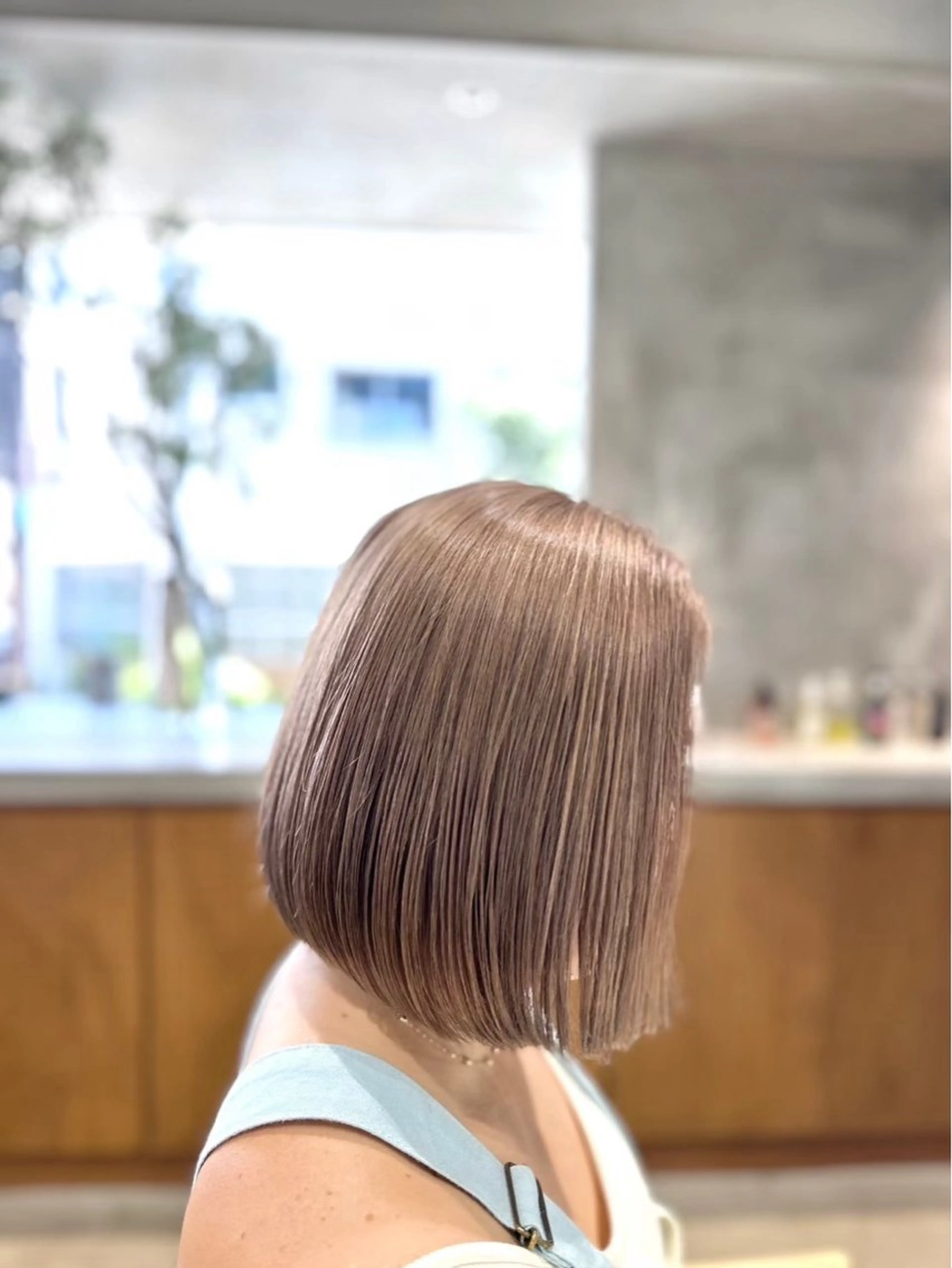 ミディアム カラー 馬場 菜乃夏のヘアスタイル