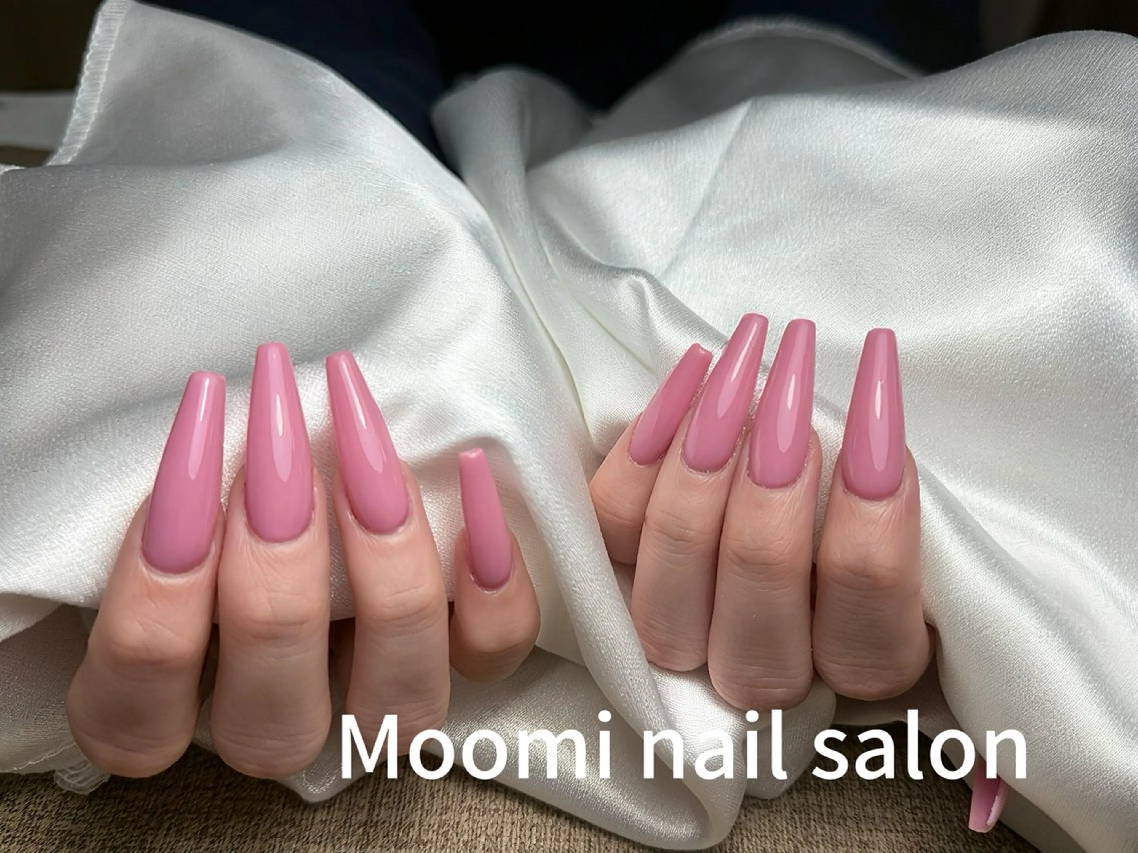 ロング ハンドネイル Moomi nail salonのネイルデザイン